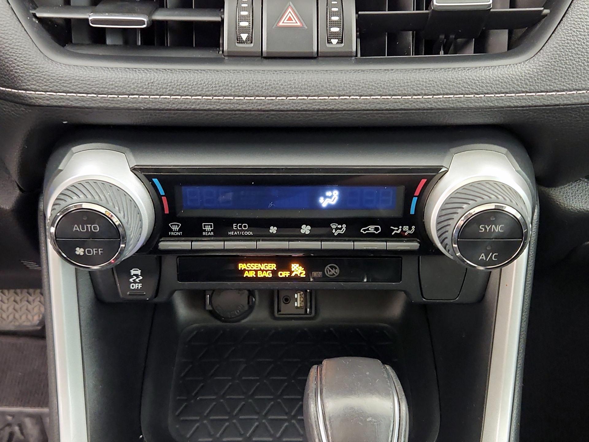 Thumbnail: 2019 Toyota RAV4 - 16