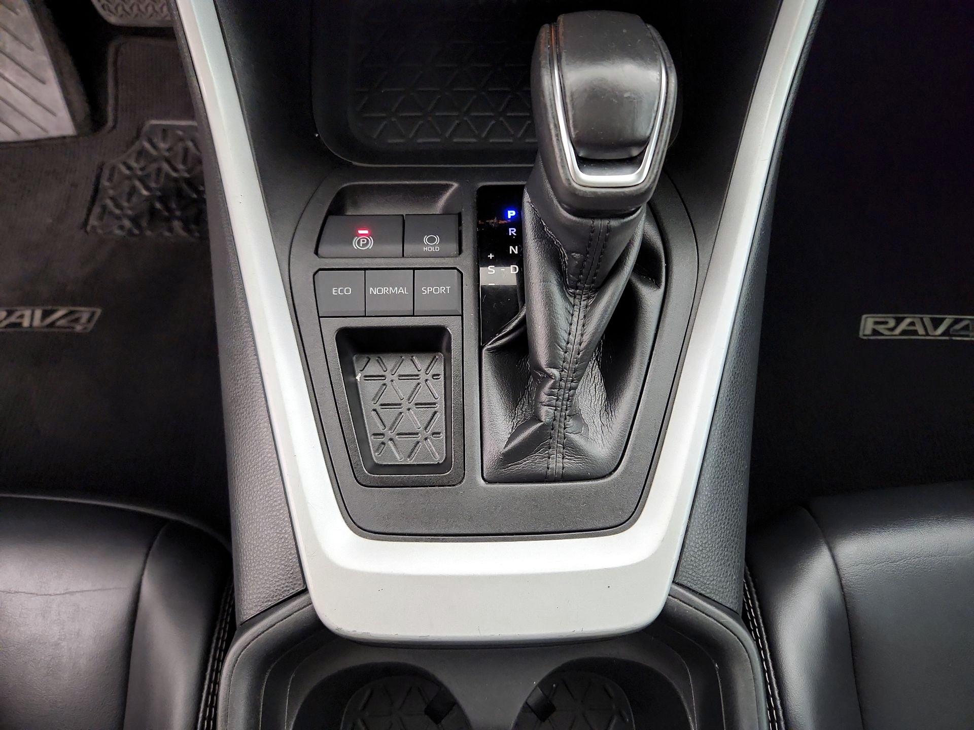 Thumbnail: 2019 Toyota RAV4 - 17