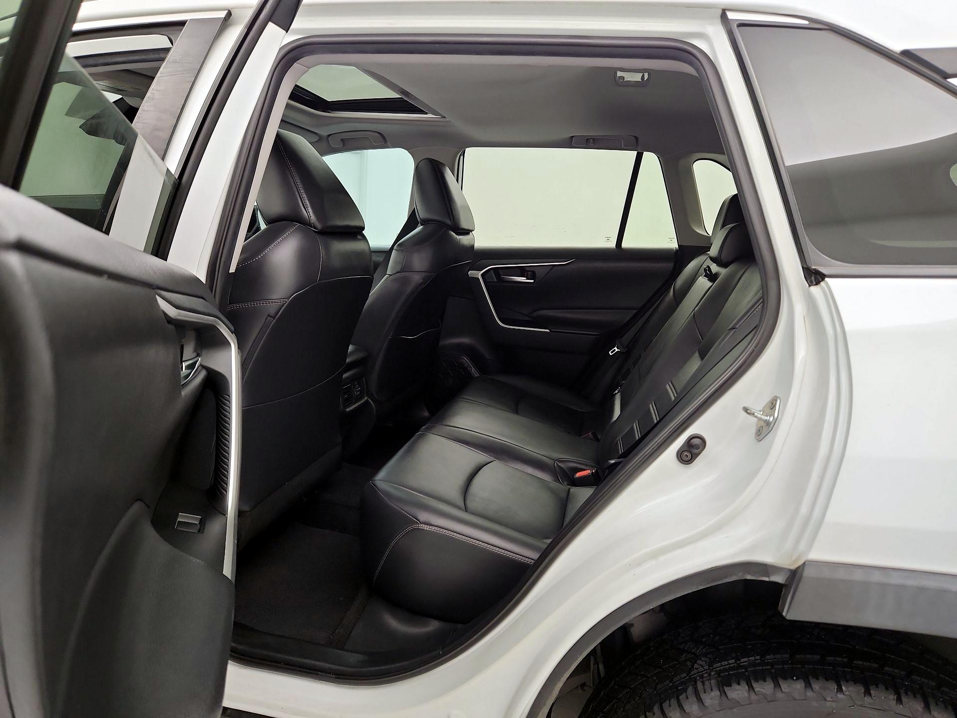 Thumbnail: 2019 Toyota RAV4 - 20