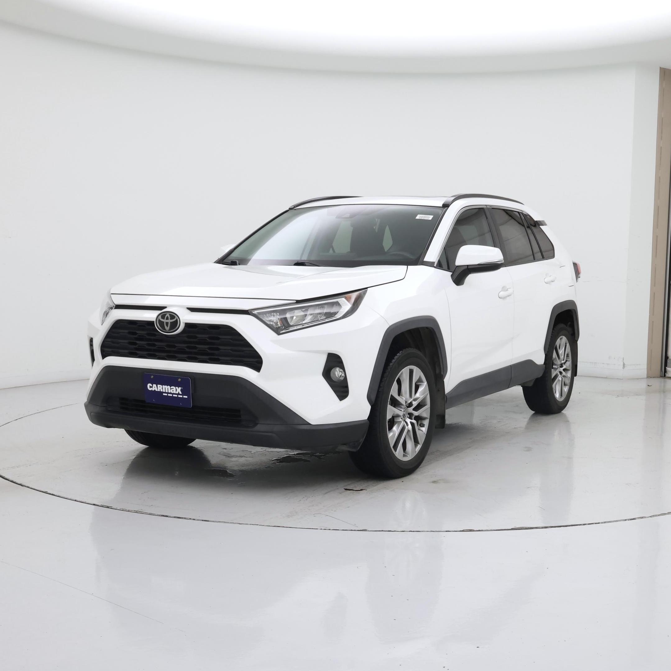 Thumbnail: 2019 Toyota RAV4 - 4