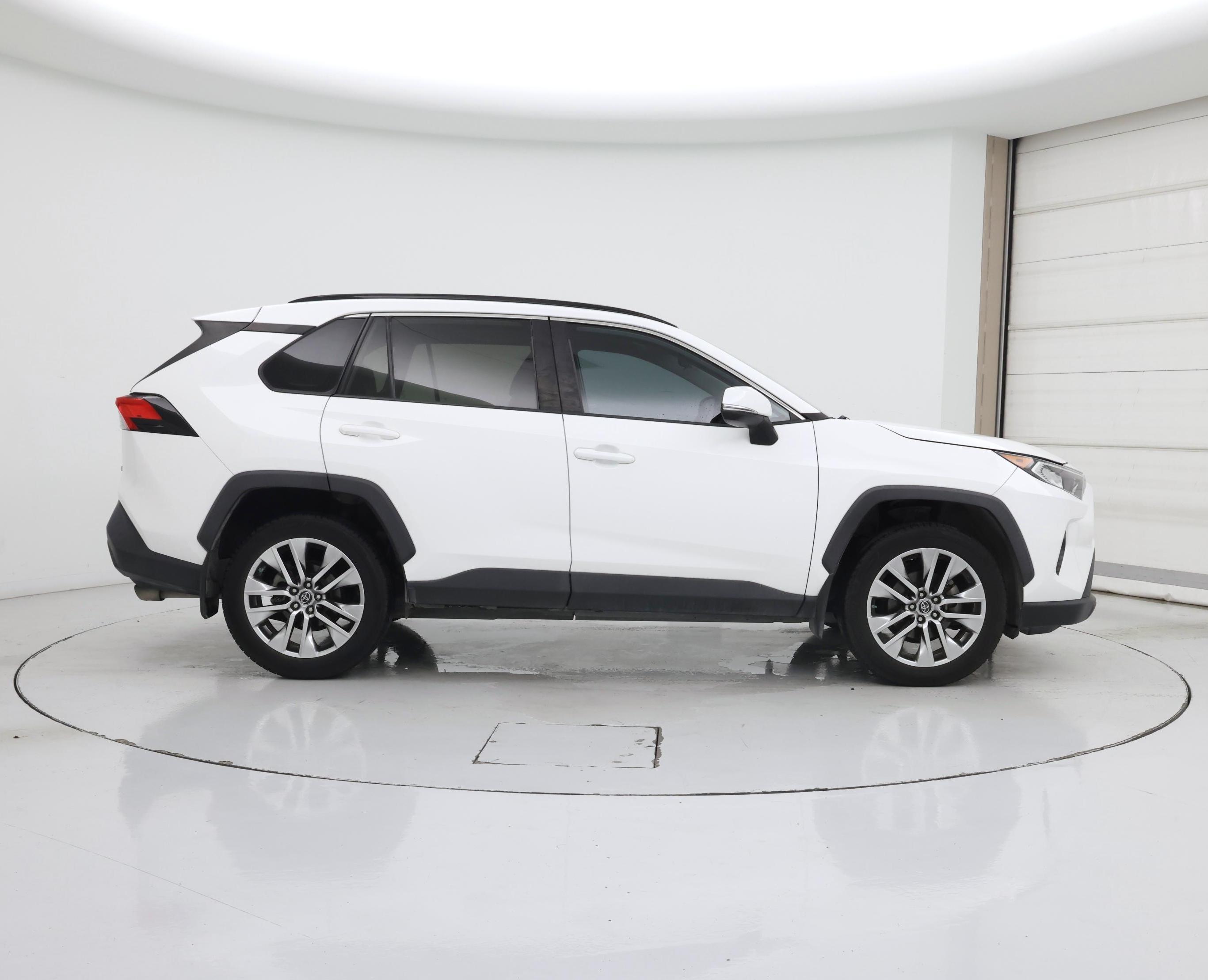 Thumbnail: 2019 Toyota RAV4 - 7
