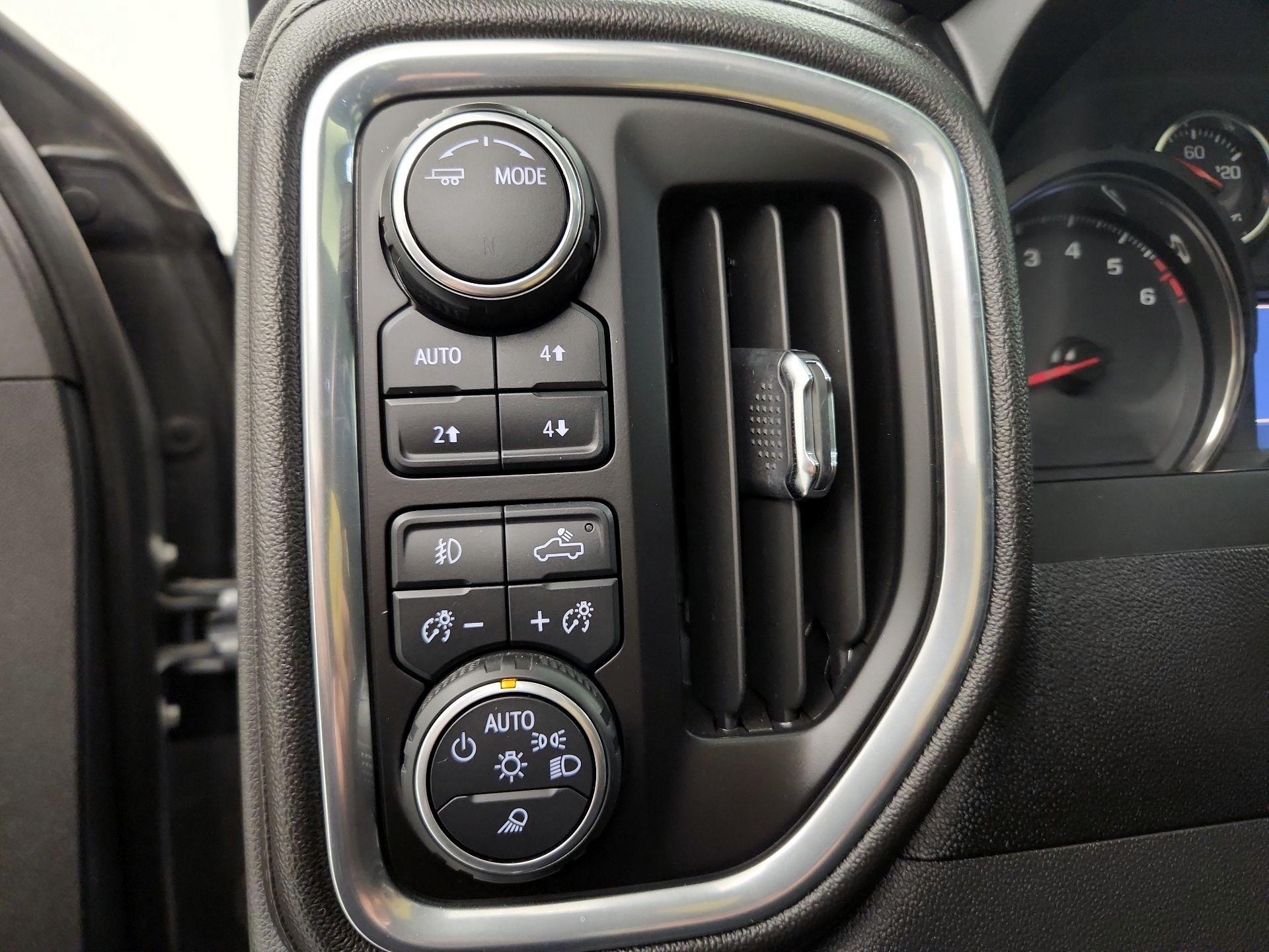Thumbnail: 2020 Chevrolet Silverado 1500 - 13