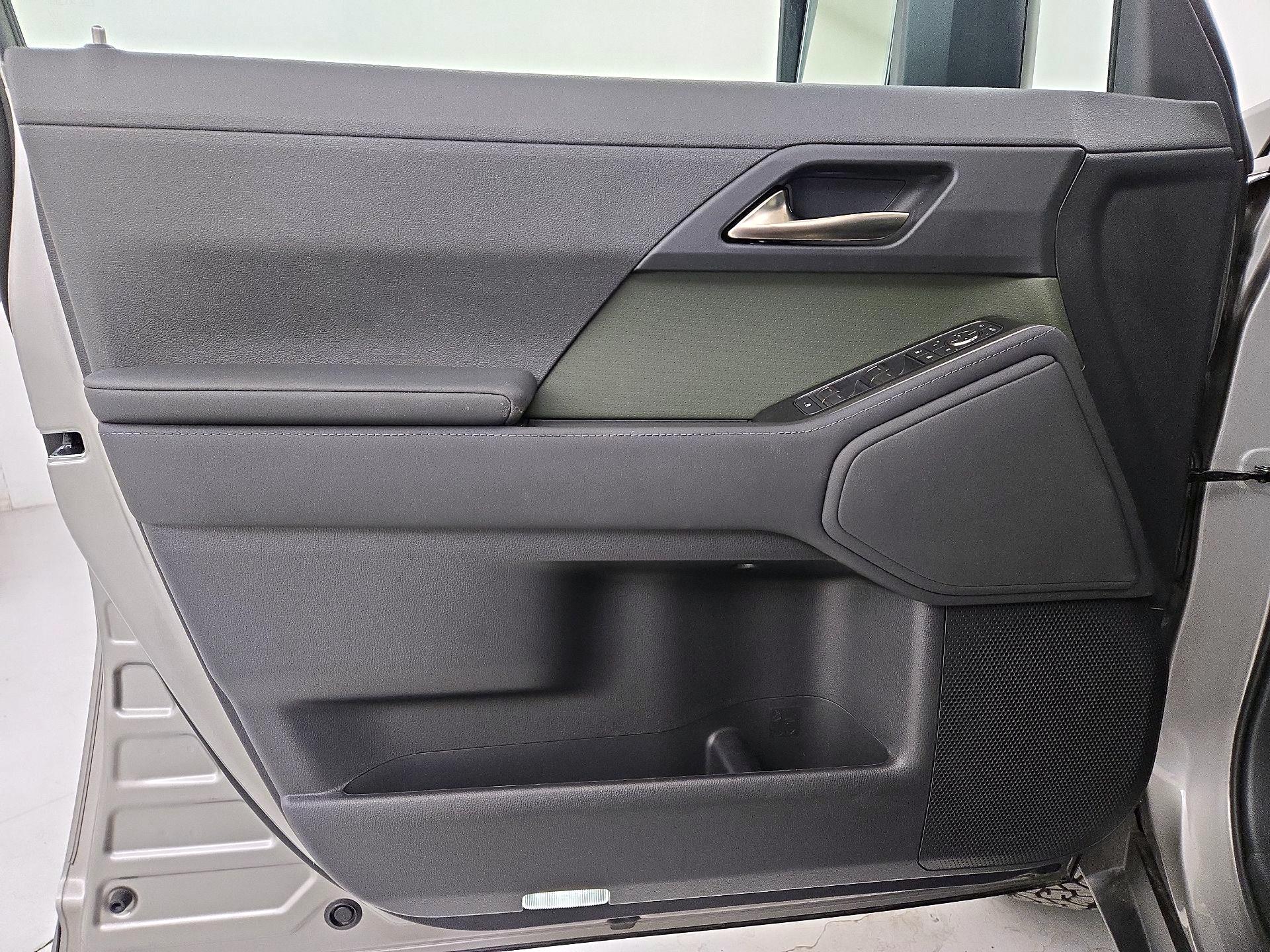 Thumbnail: 2025 Lexus GX - 12