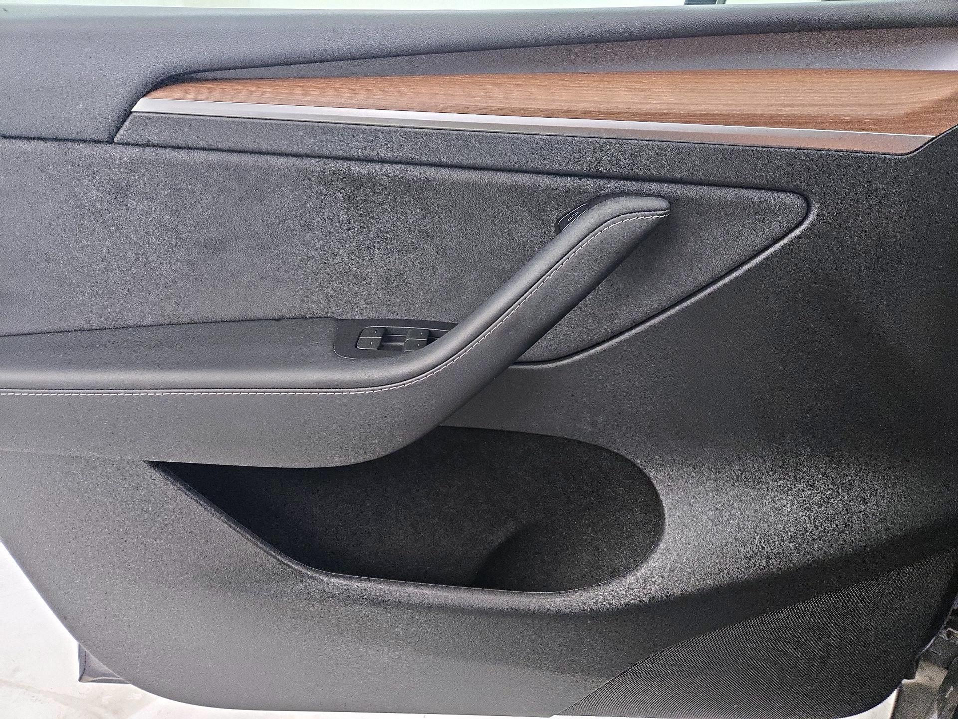 Thumbnail: 2023 Tesla Model Y - 12