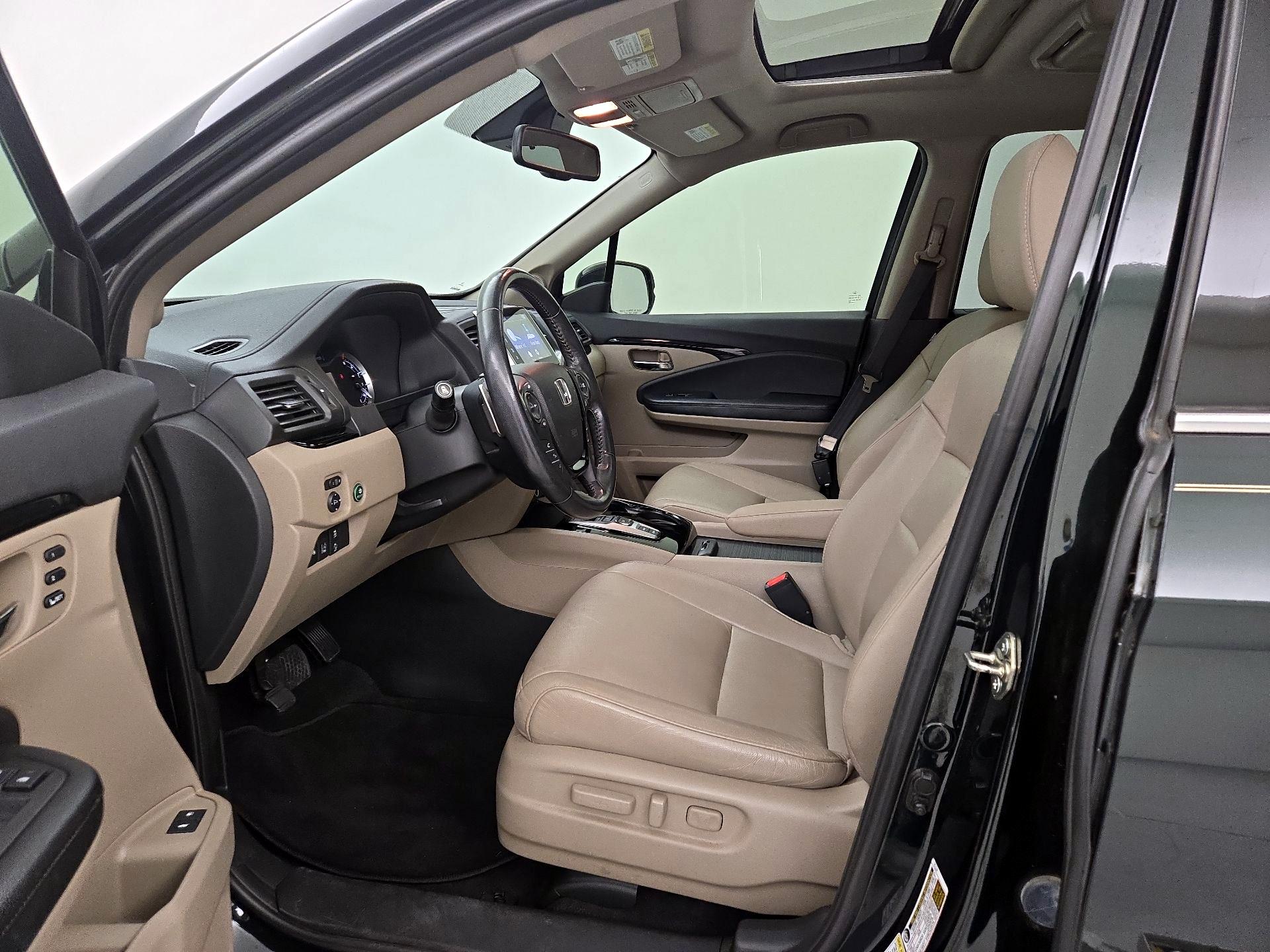 Thumbnail: 2016 Honda Pilot - 11