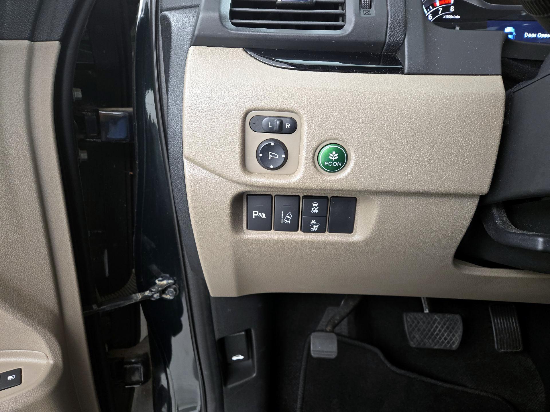 Thumbnail: 2016 Honda Pilot - 13