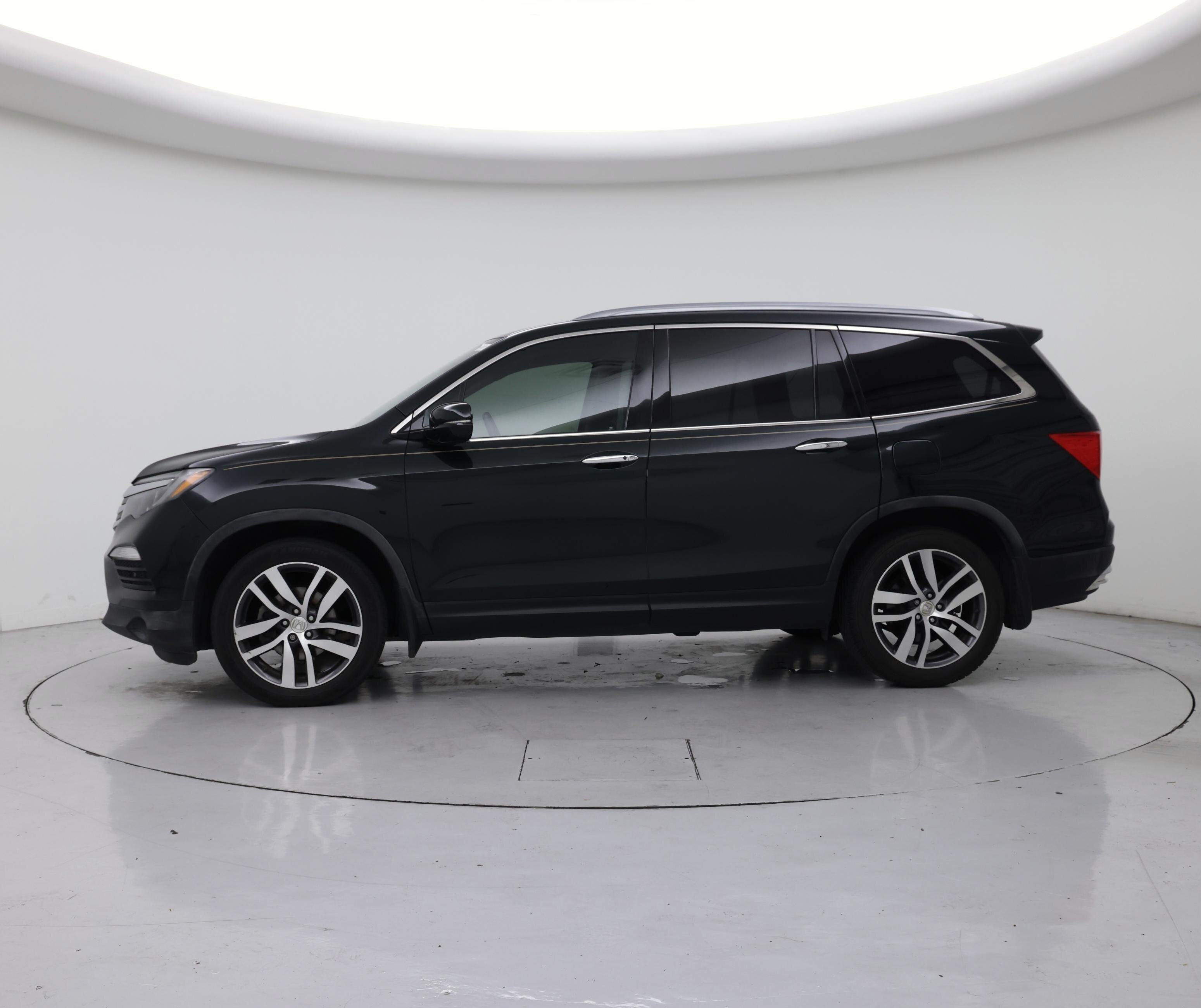 Thumbnail: 2016 Honda Pilot - 3