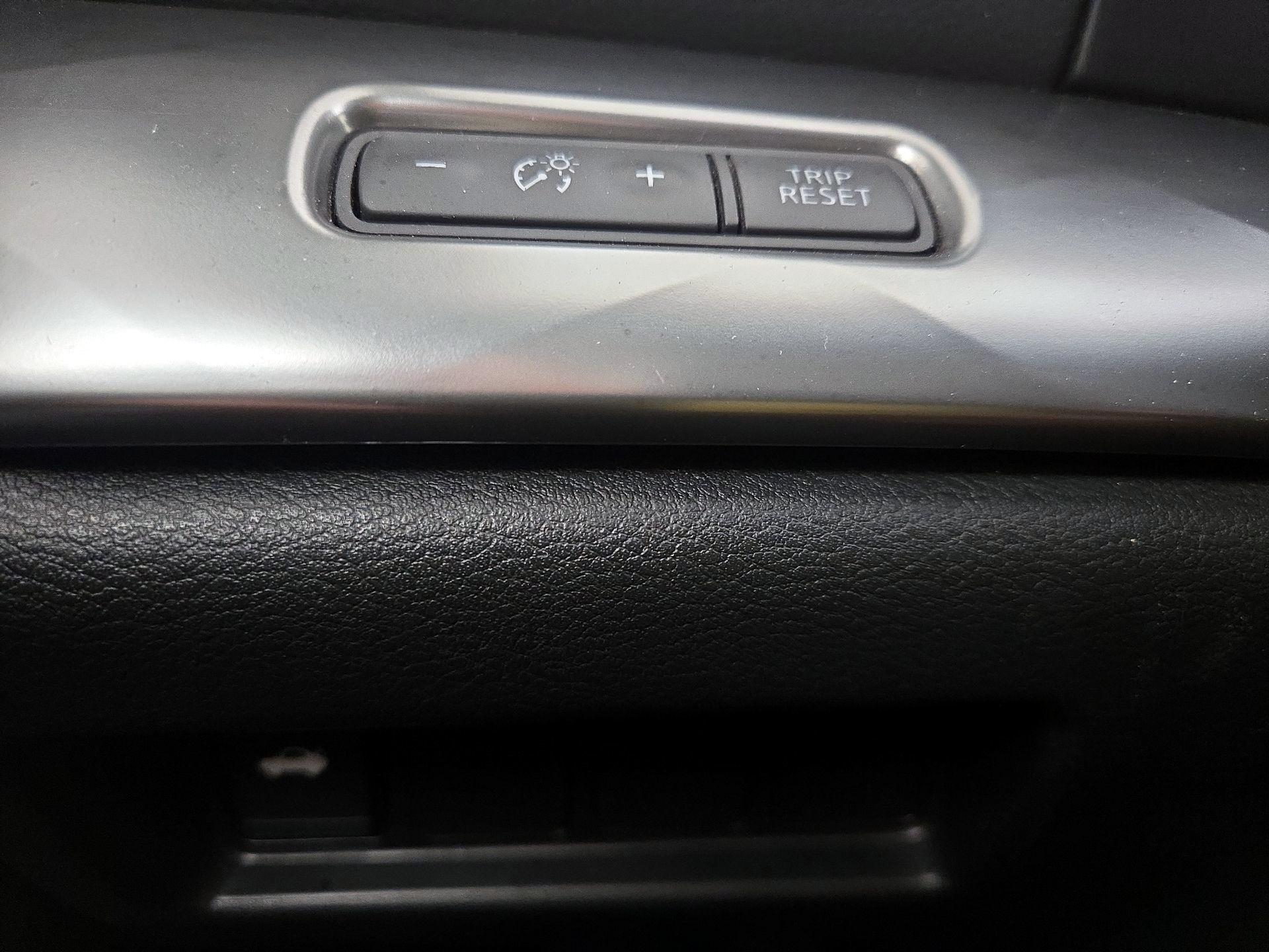 Thumbnail: 2019 Nissan Maxima - 13