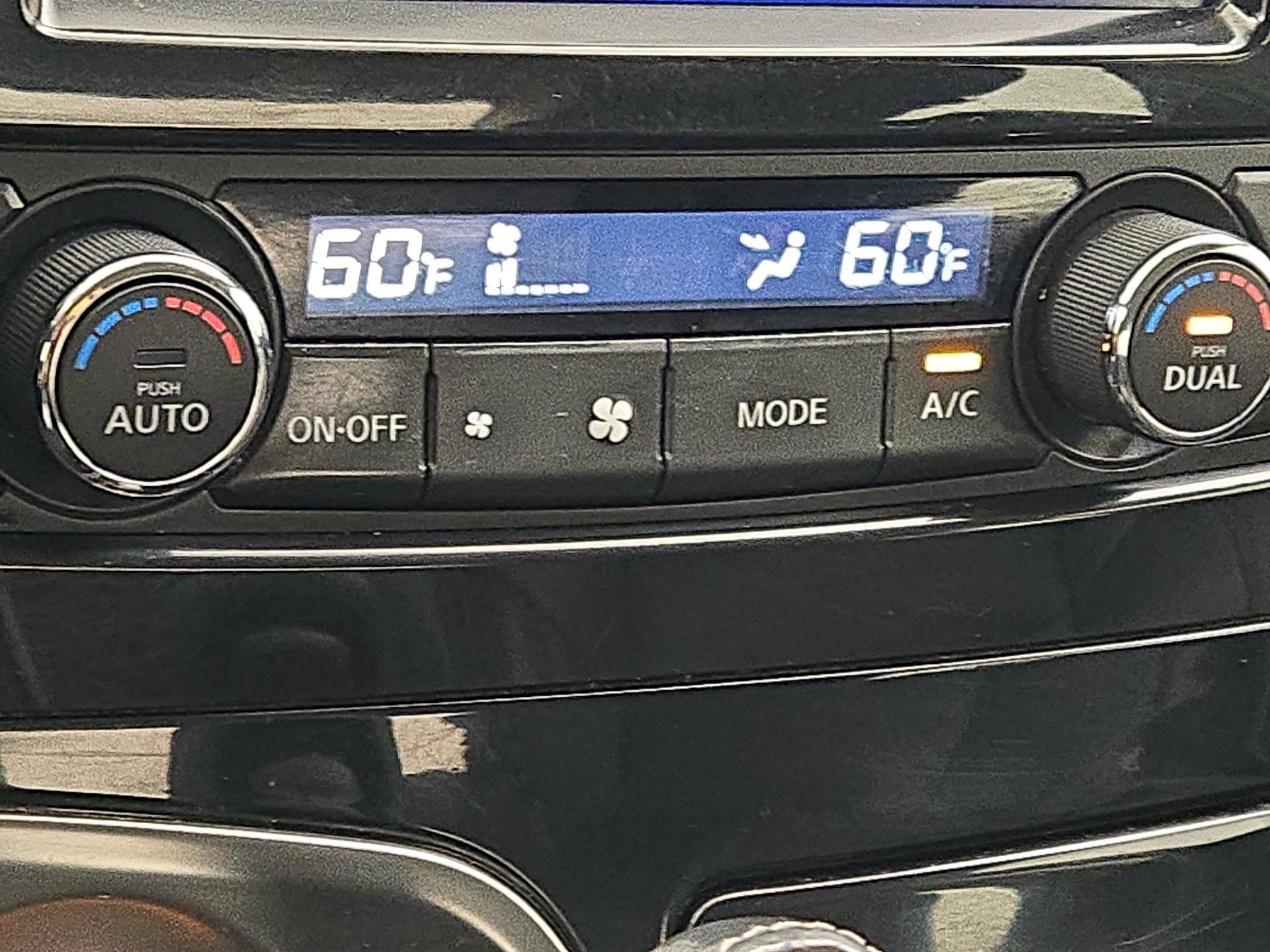 Thumbnail: 2019 Nissan Maxima - 17