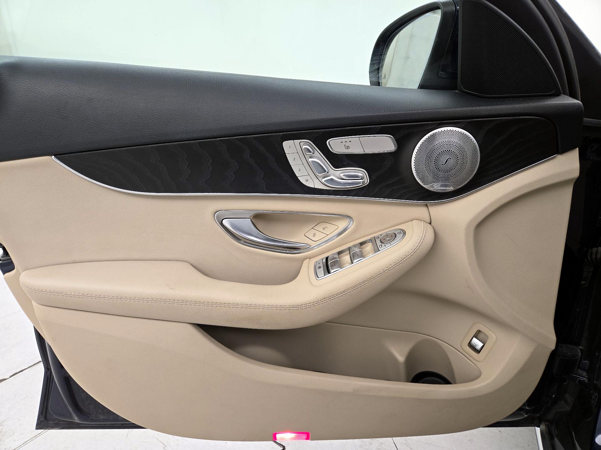Thumbnail: 2016 Mercedes-Benz C-Class - 12