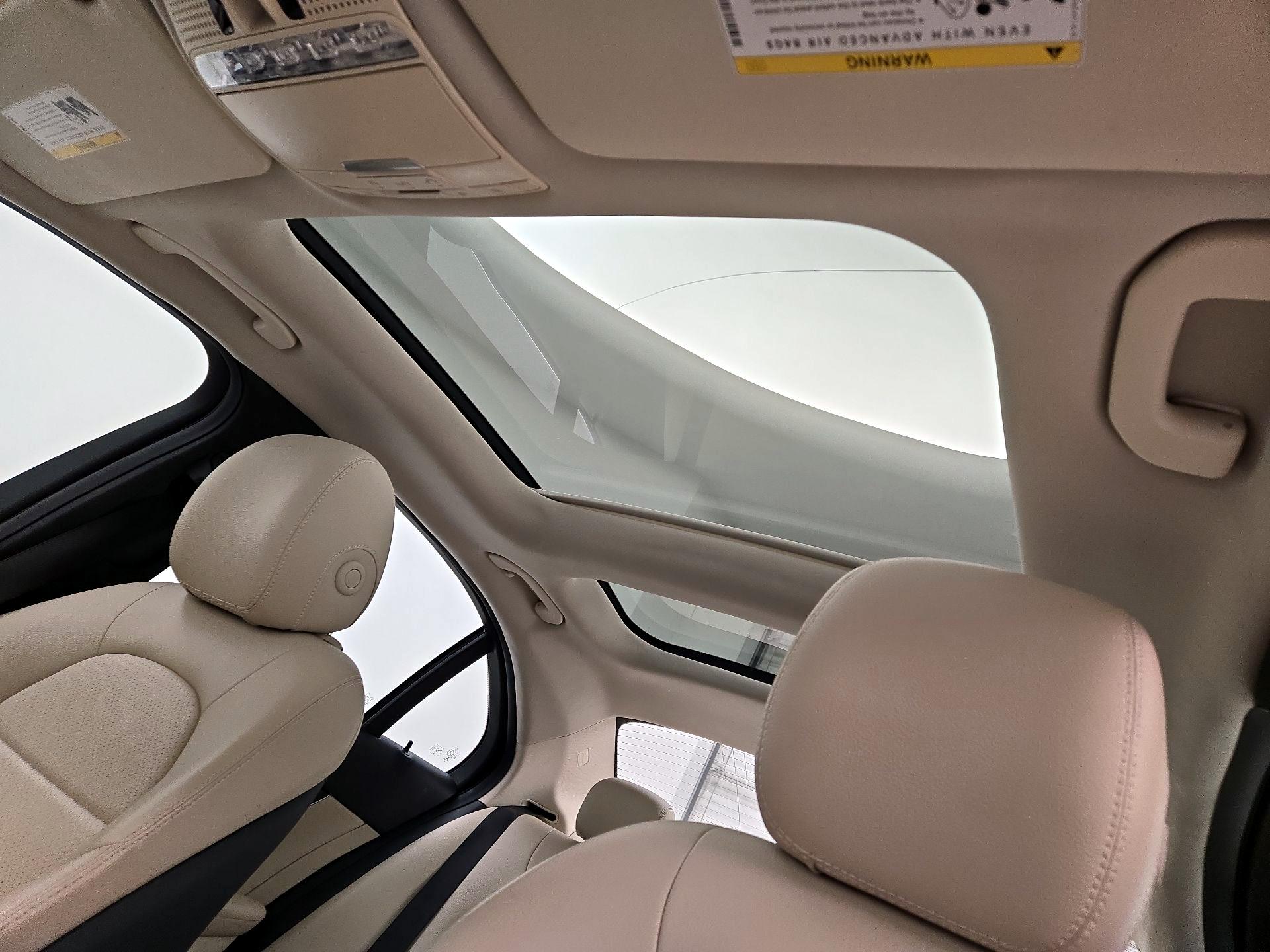 Thumbnail: 2016 Mercedes-Benz C-Class - 19