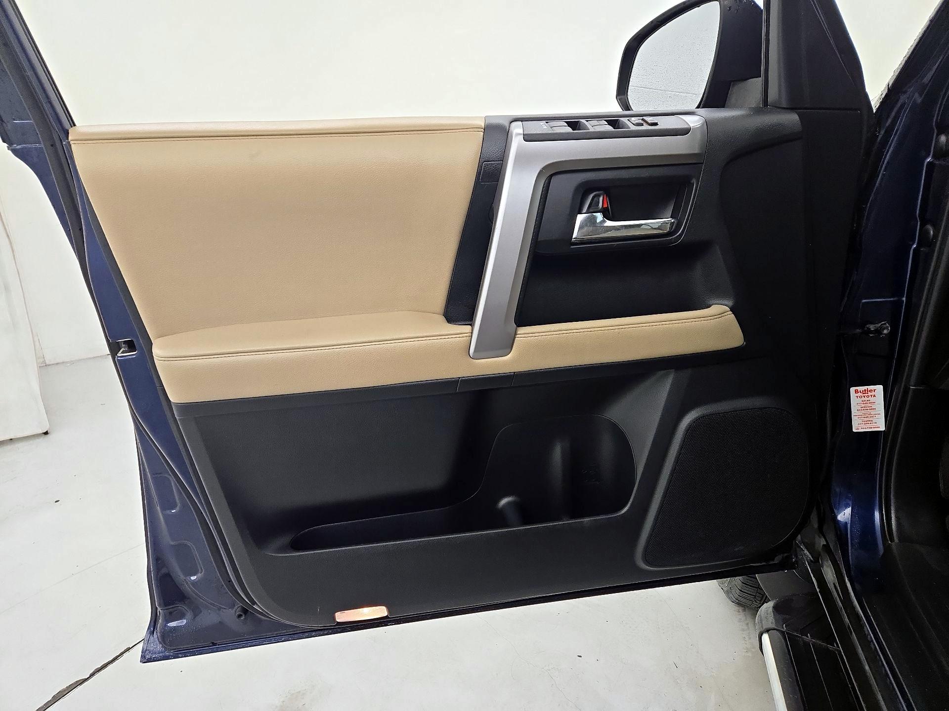 Thumbnail: 2014 Toyota 4Runner - 12