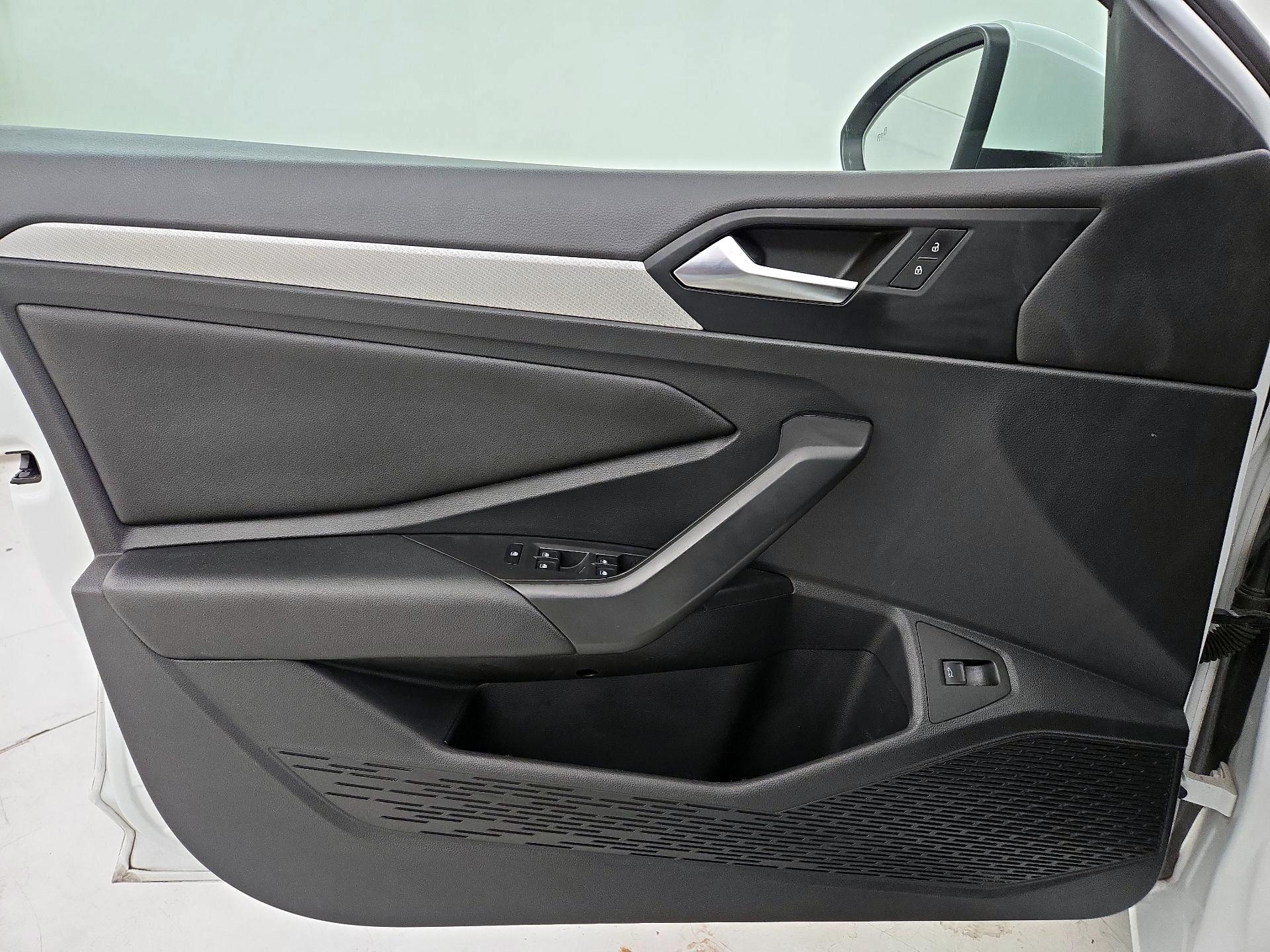 Thumbnail: 2019 Volkswagen Jetta - 12