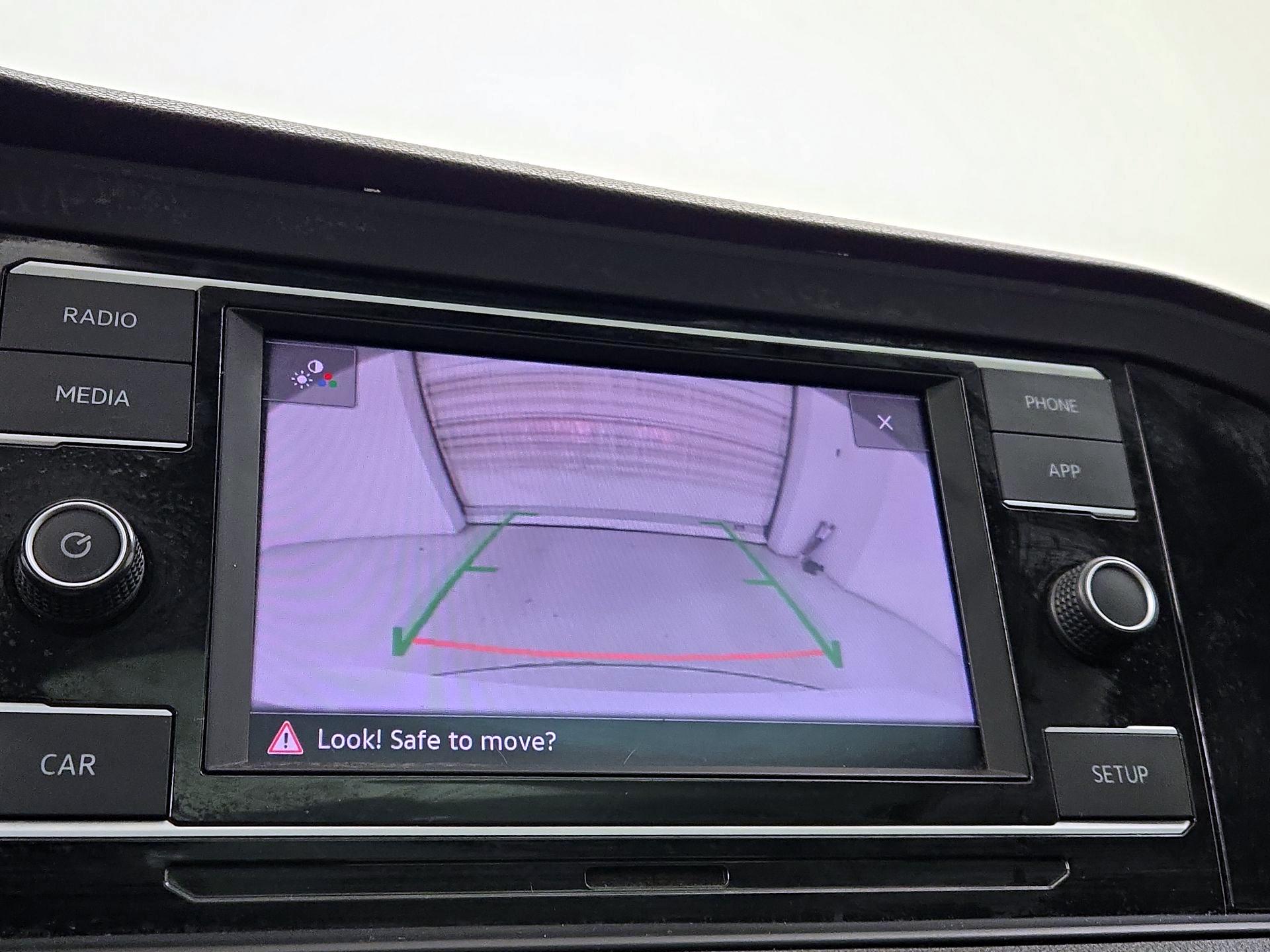 Thumbnail: 2019 Volkswagen Jetta - 14