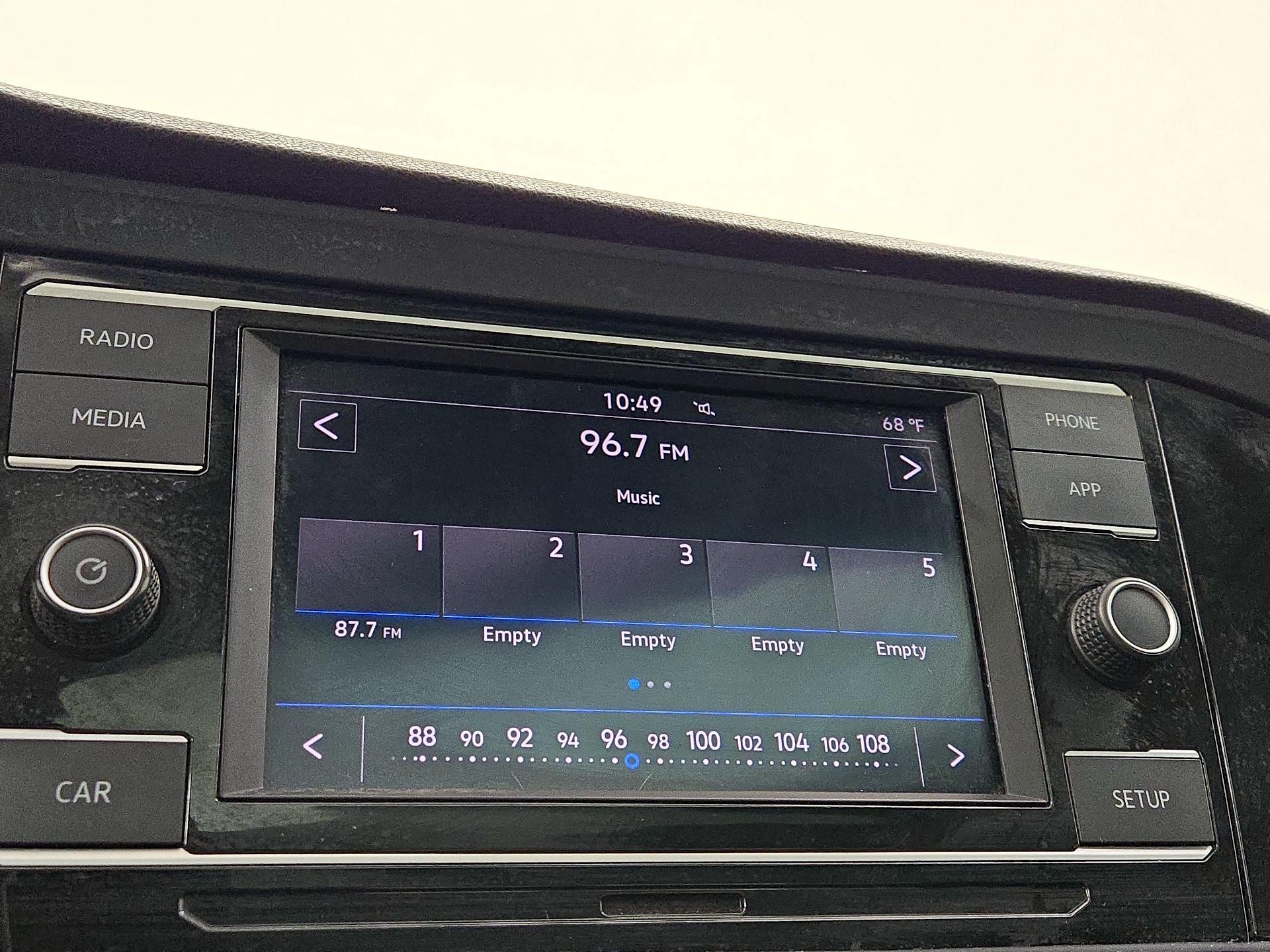 Thumbnail: 2019 Volkswagen Jetta - 15
