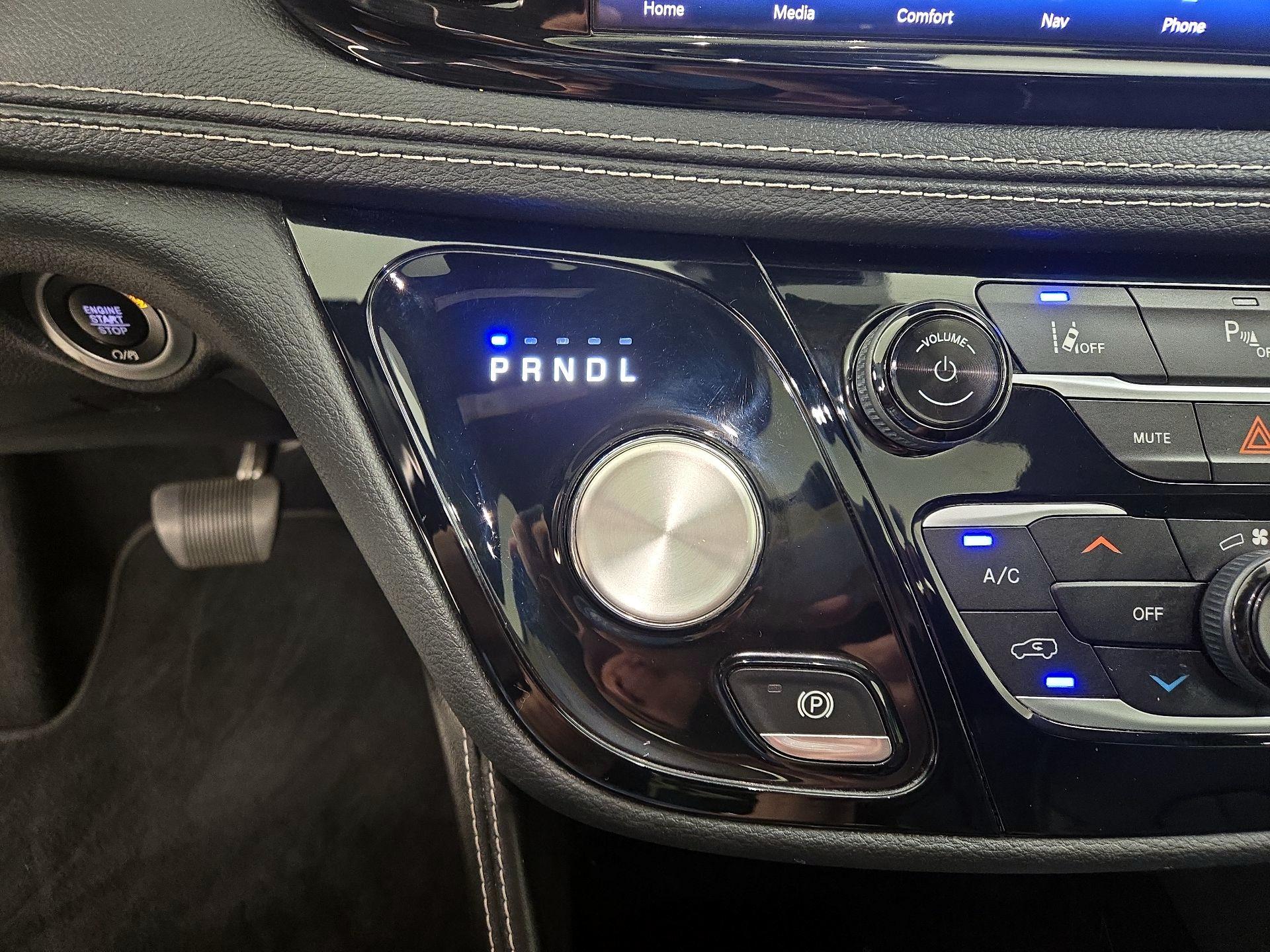 Thumbnail: 2021 Chrysler Pacifica - 18