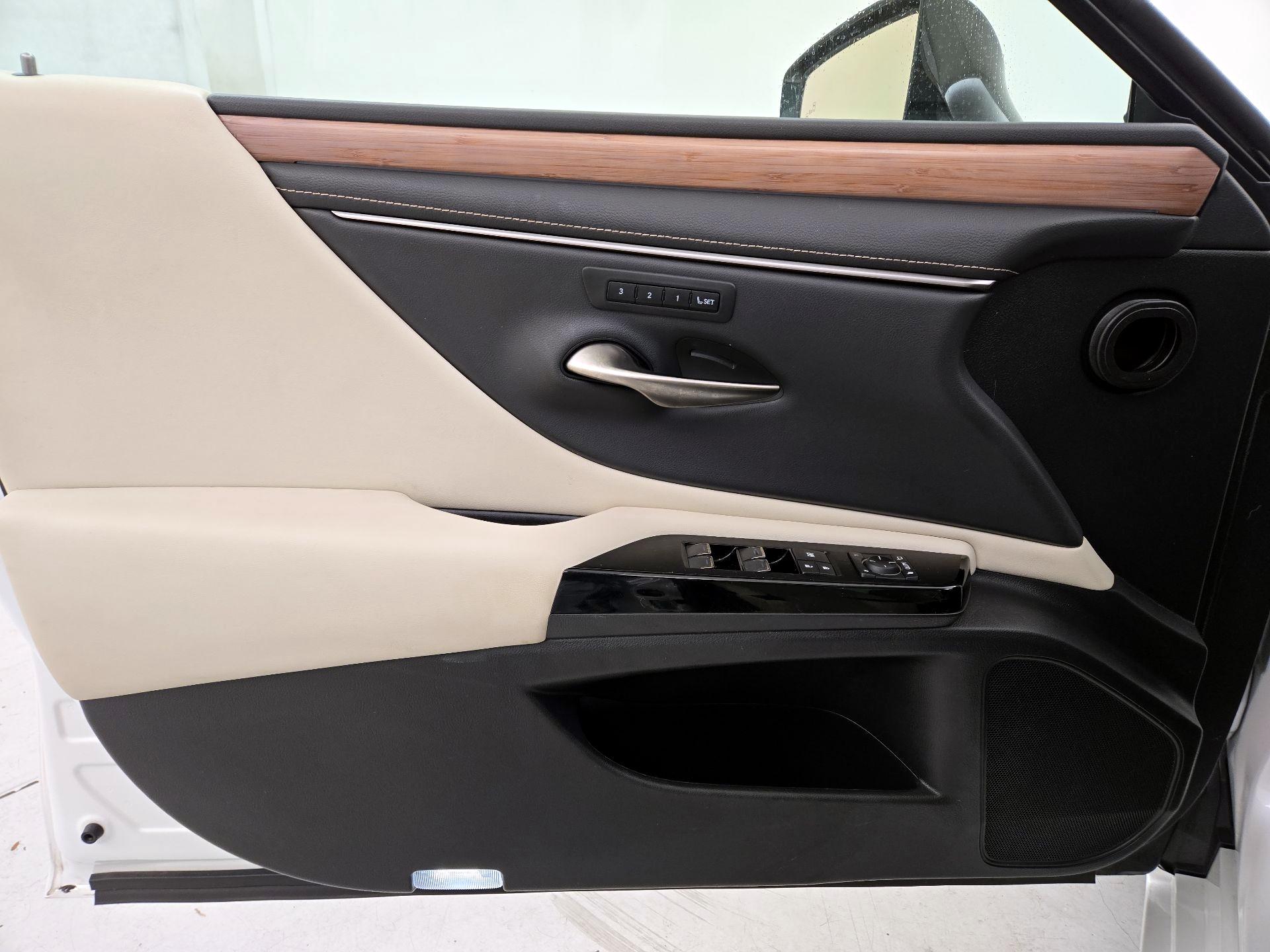 Thumbnail: 2023 Lexus ES - 12