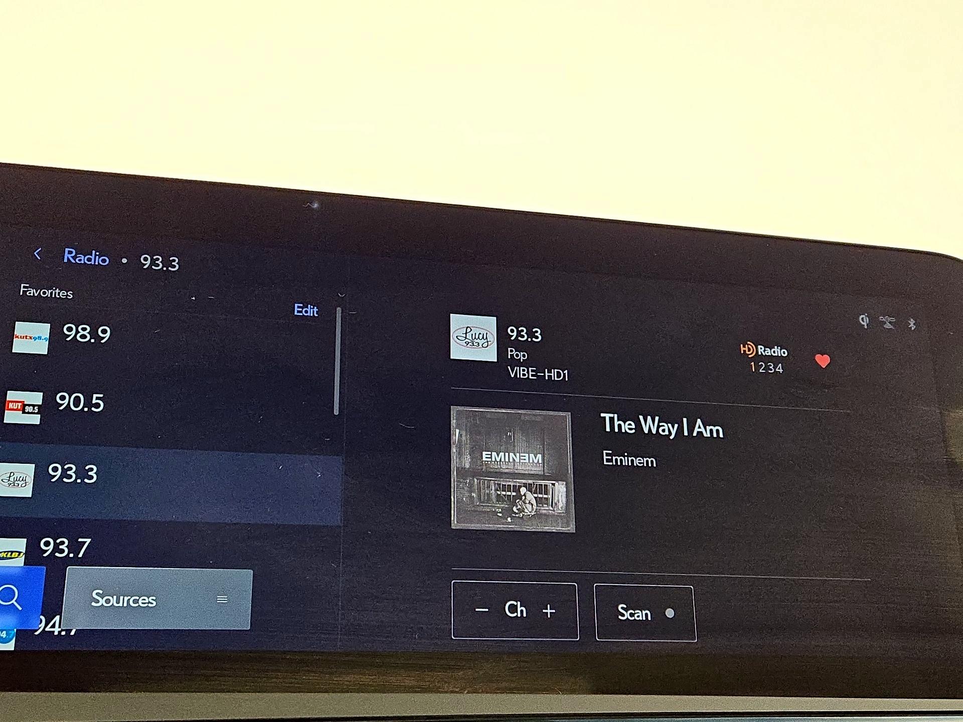 Thumbnail: 2023 Lexus ES - 15