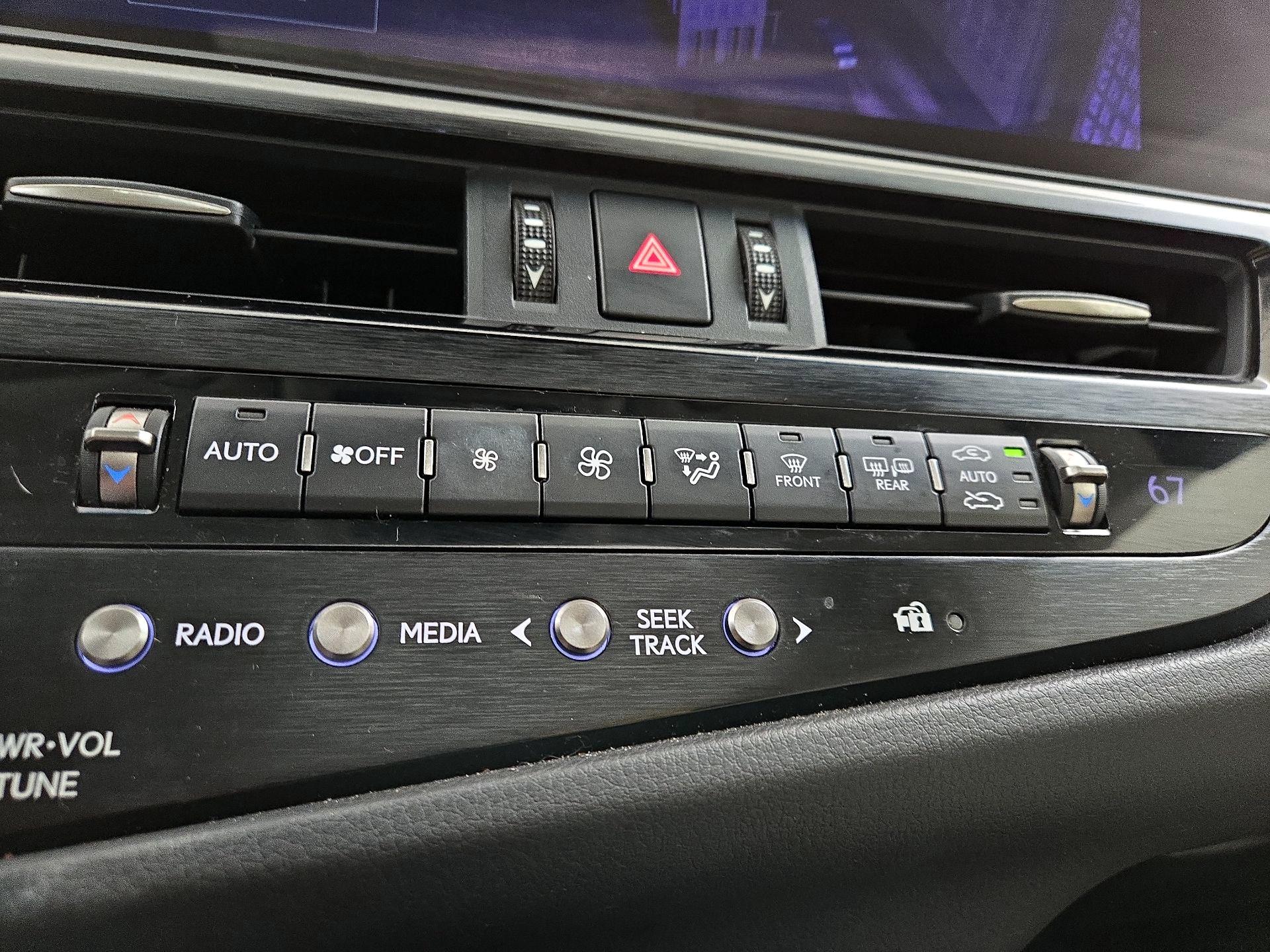 Thumbnail: 2023 Lexus ES - 16