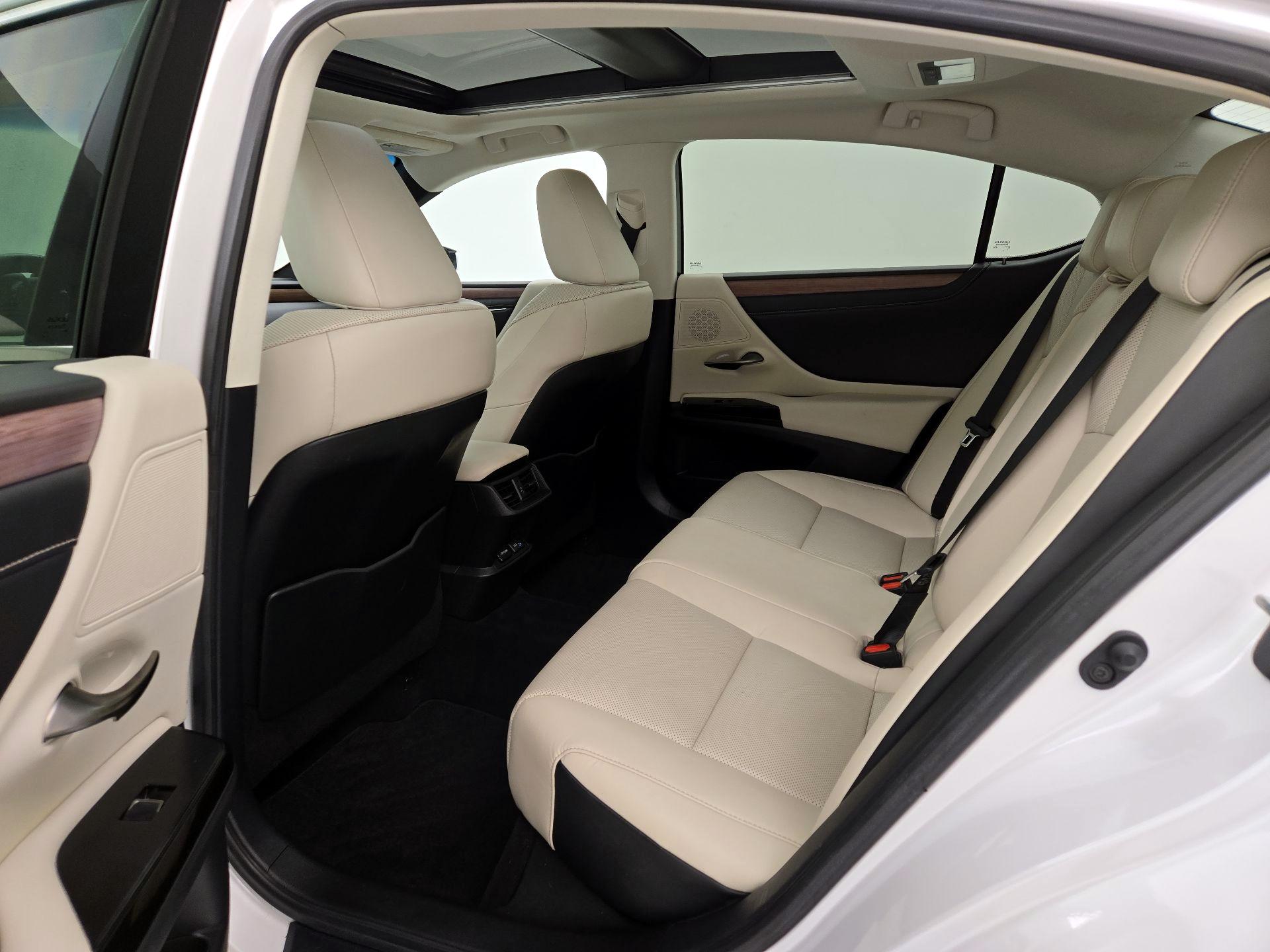 Thumbnail: 2023 Lexus ES - 20