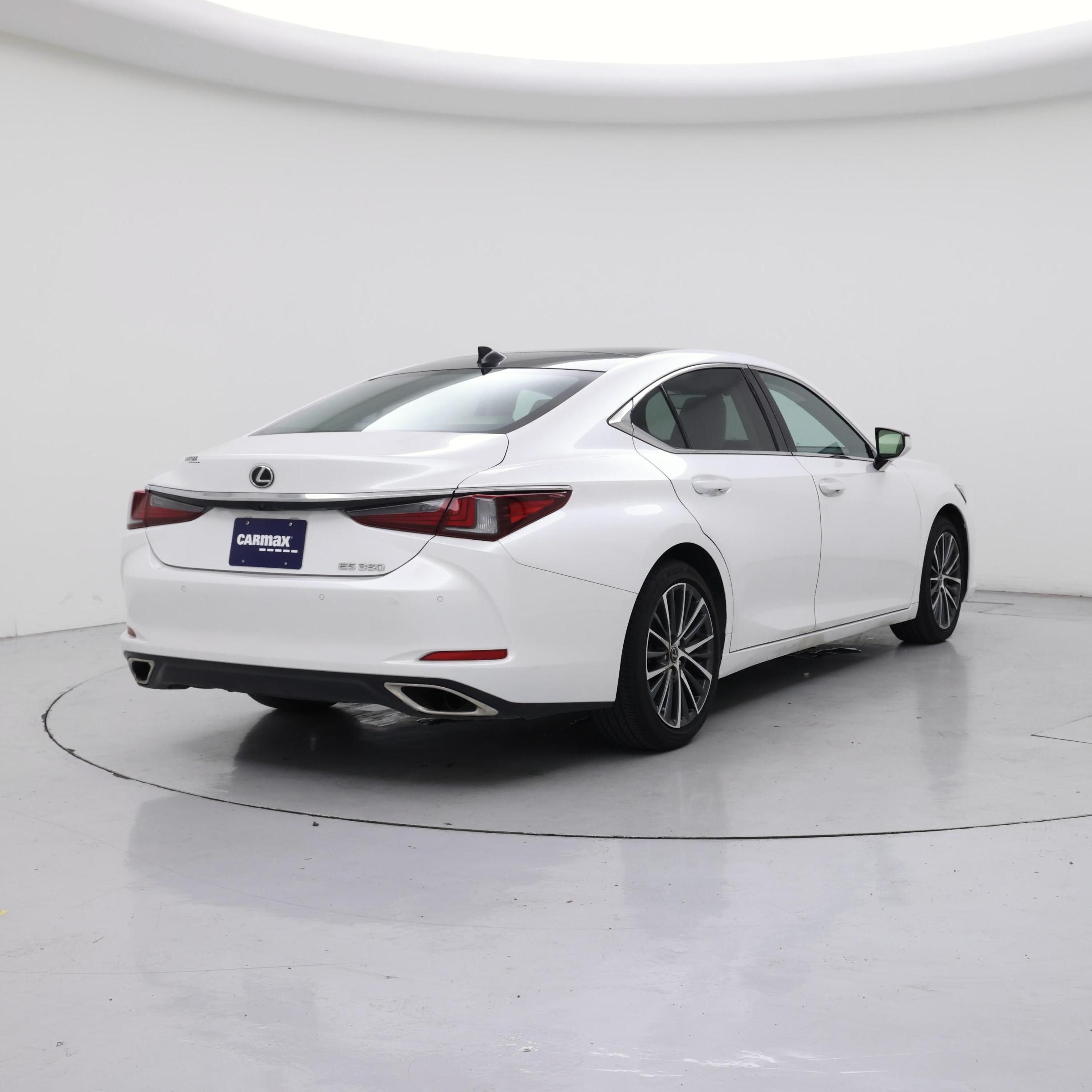 Thumbnail: 2023 Lexus ES - 8