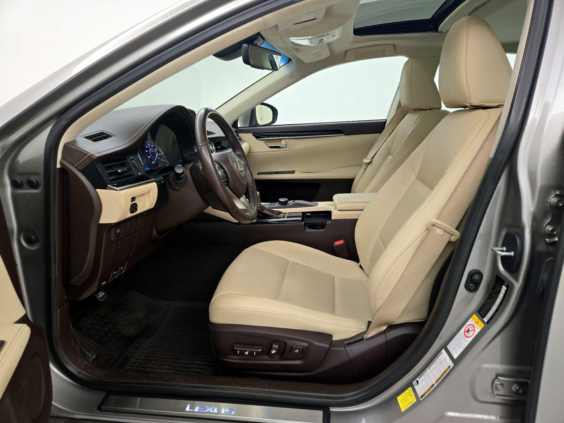 Thumbnail: 2018 Lexus ES - 11