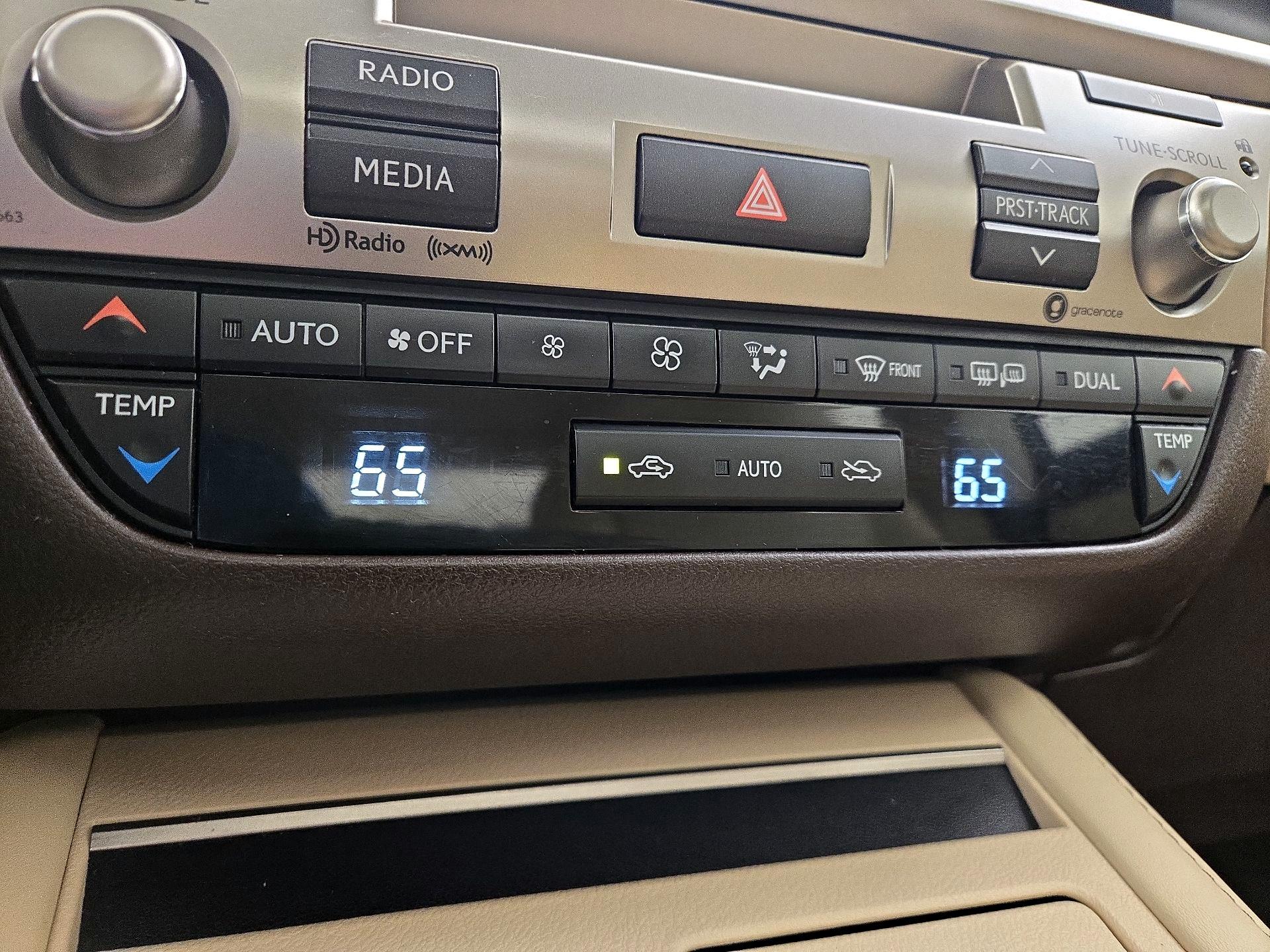 Thumbnail: 2018 Lexus ES - 16
