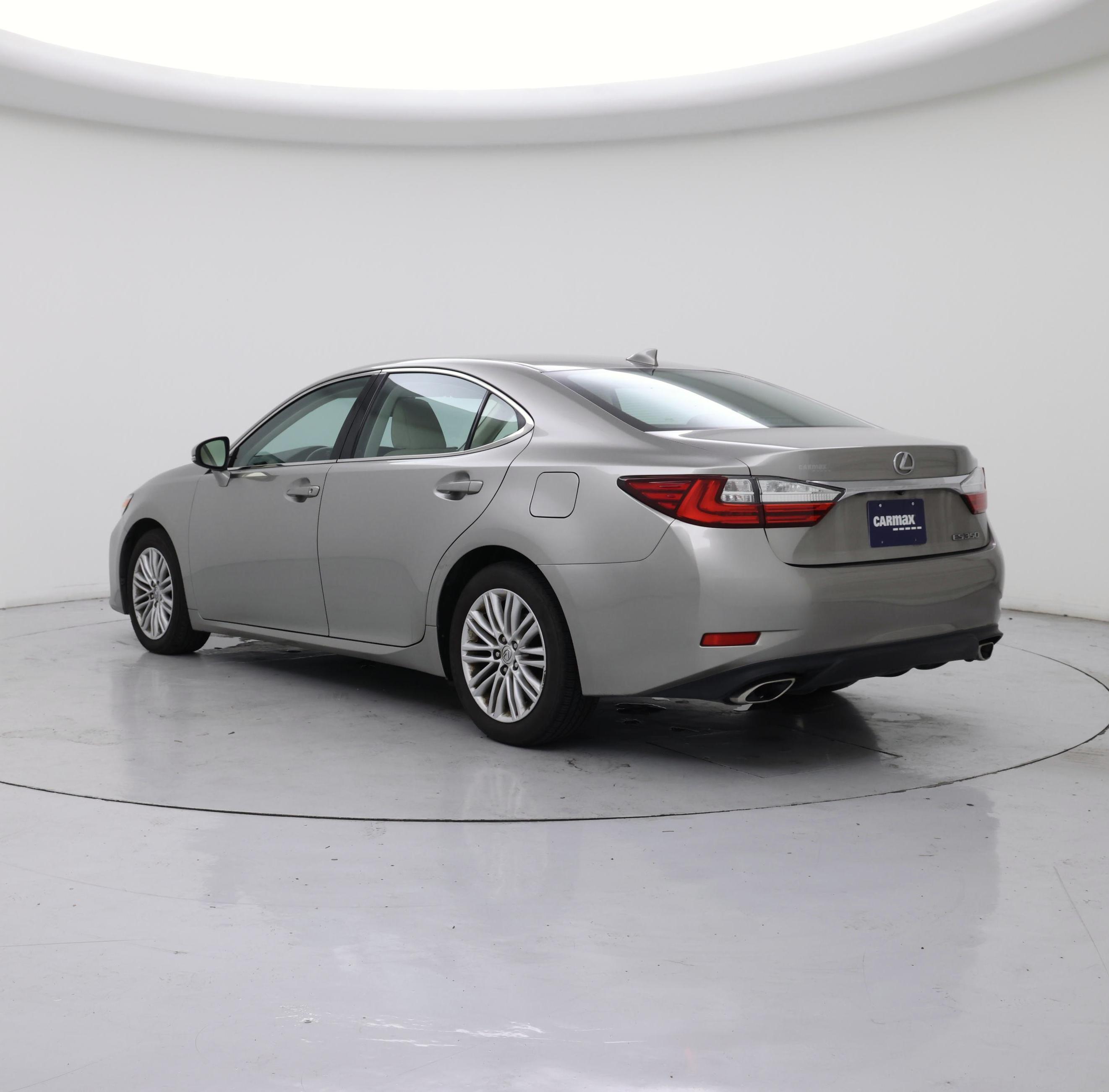 Thumbnail: 2018 Lexus ES - 2