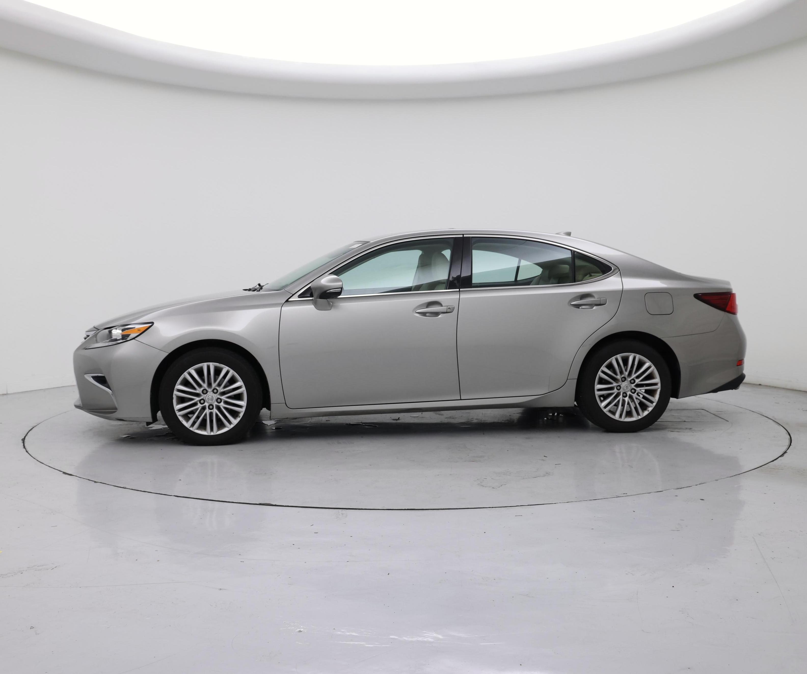 Thumbnail: 2018 Lexus ES - 3