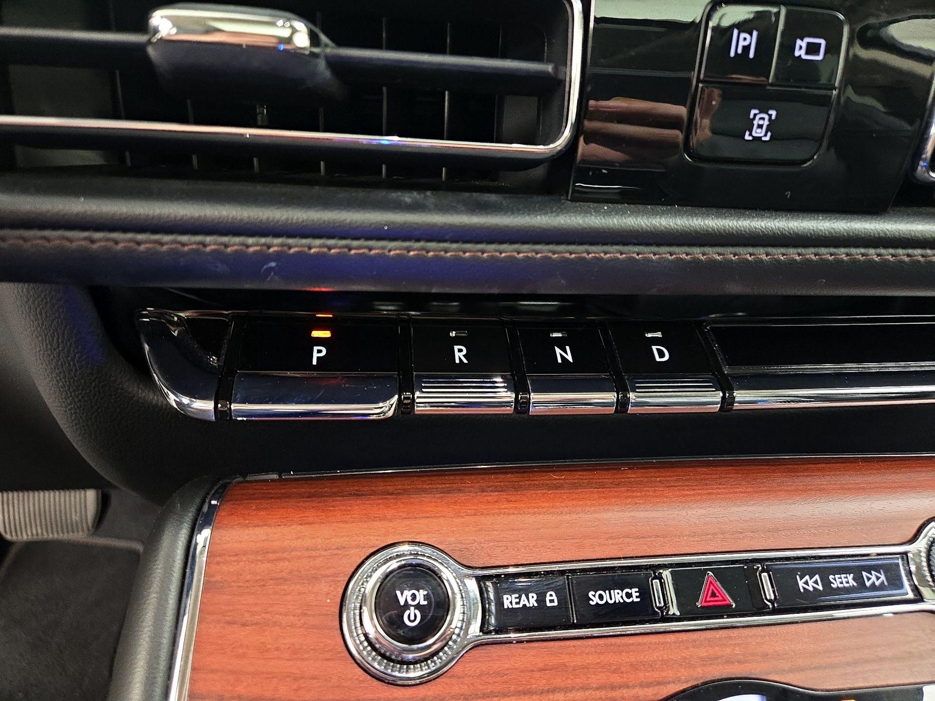 Thumbnail: 2021 Lincoln Aviator - 18