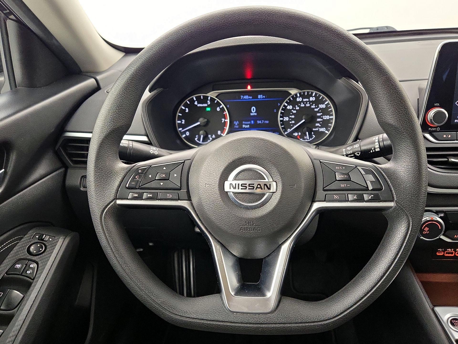 Thumbnail: 2020 Nissan Altima - 10