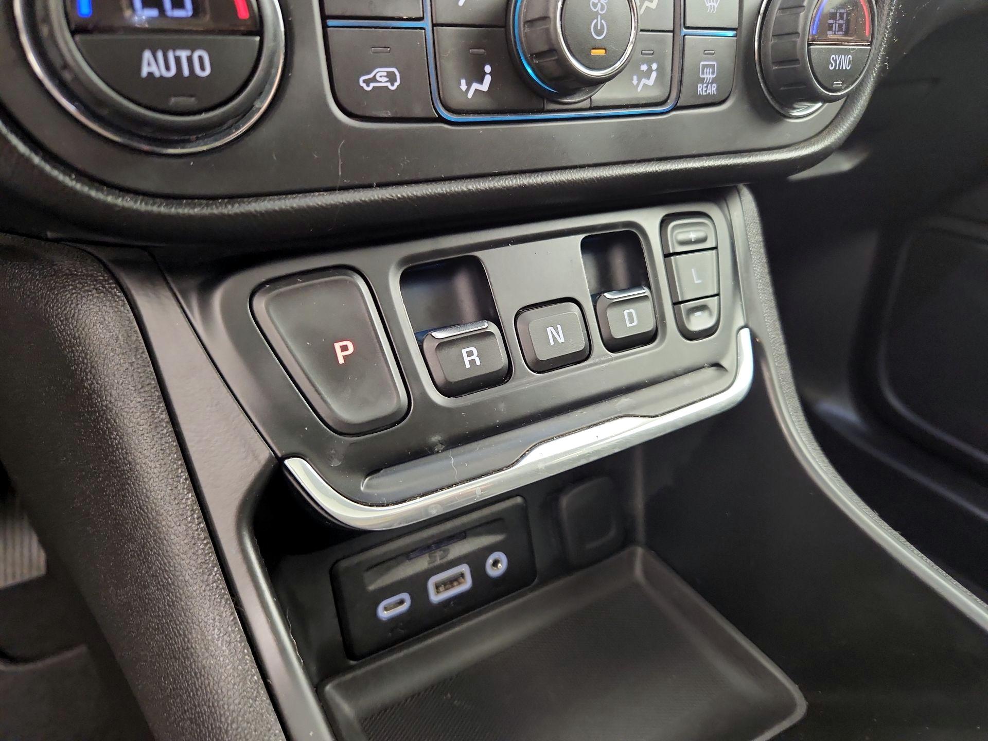 Thumbnail: 2018 GMC Terrain - 17