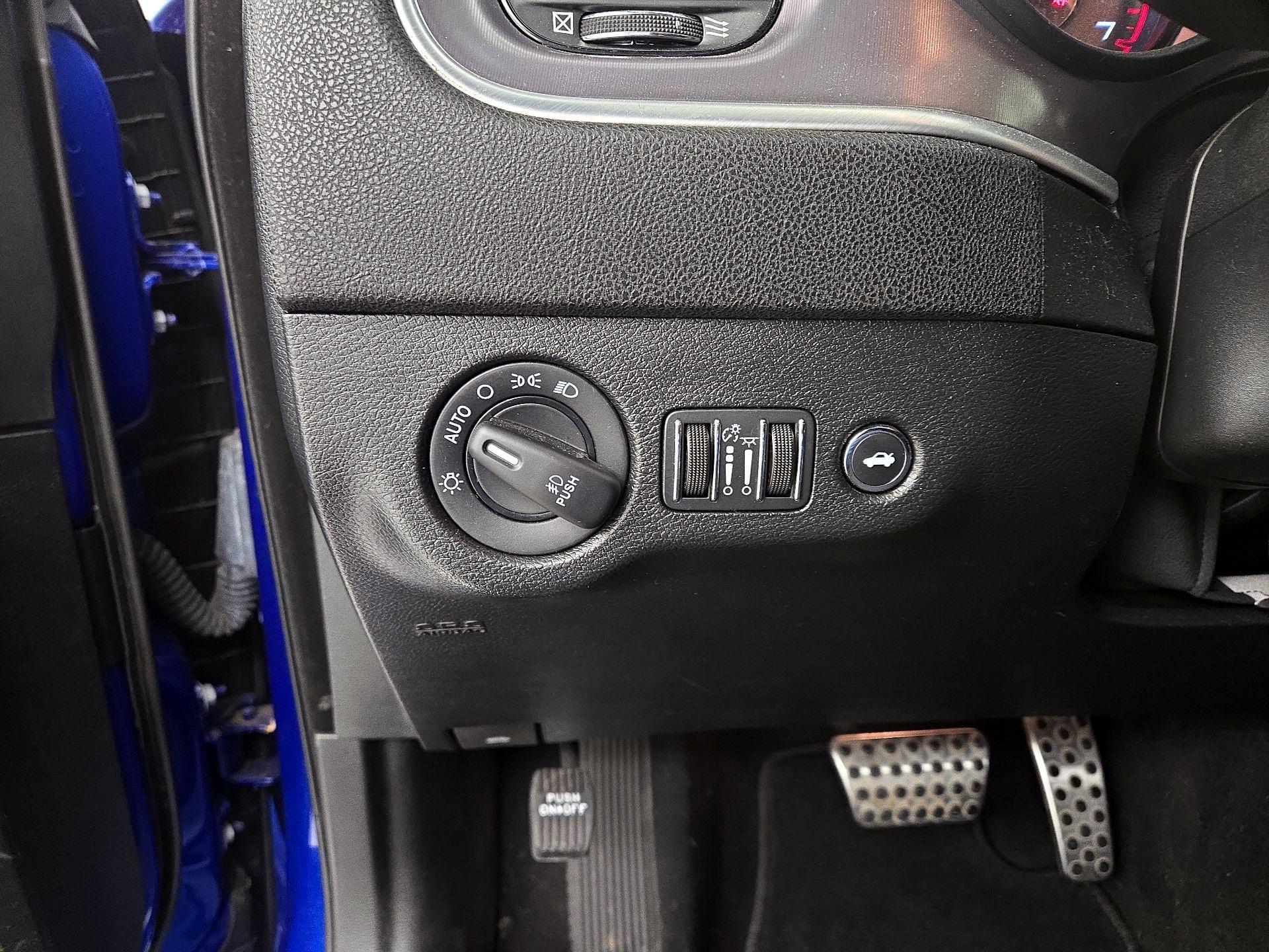 Thumbnail: 2021 Dodge Charger - 13