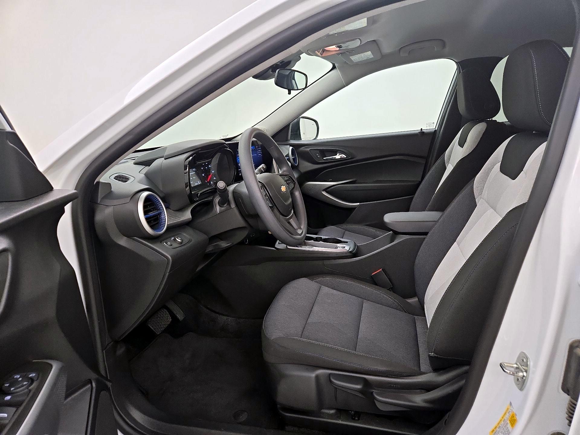 Thumbnail: 2024 Chevrolet Trax - 11