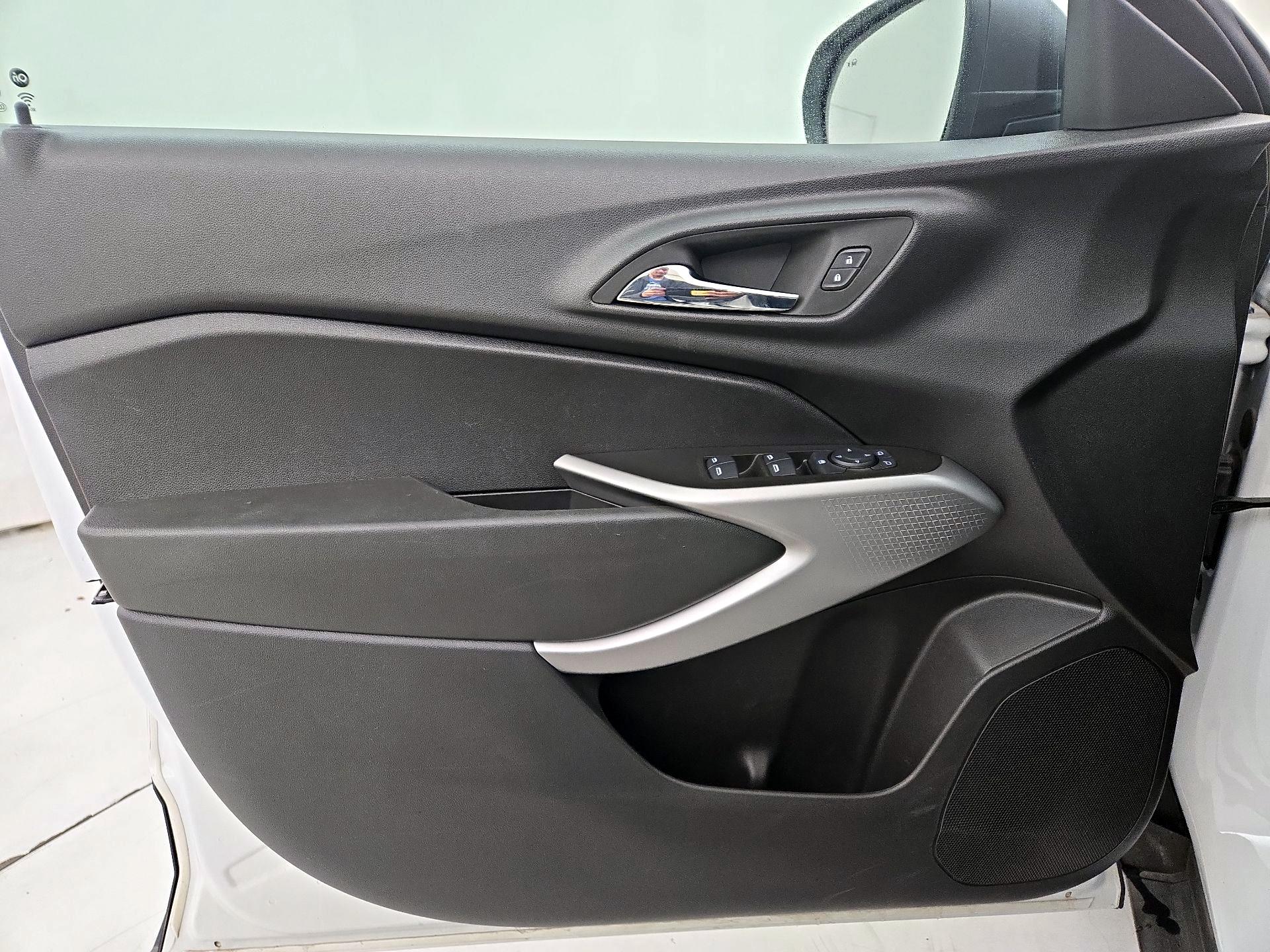 Thumbnail: 2024 Chevrolet Trax - 12