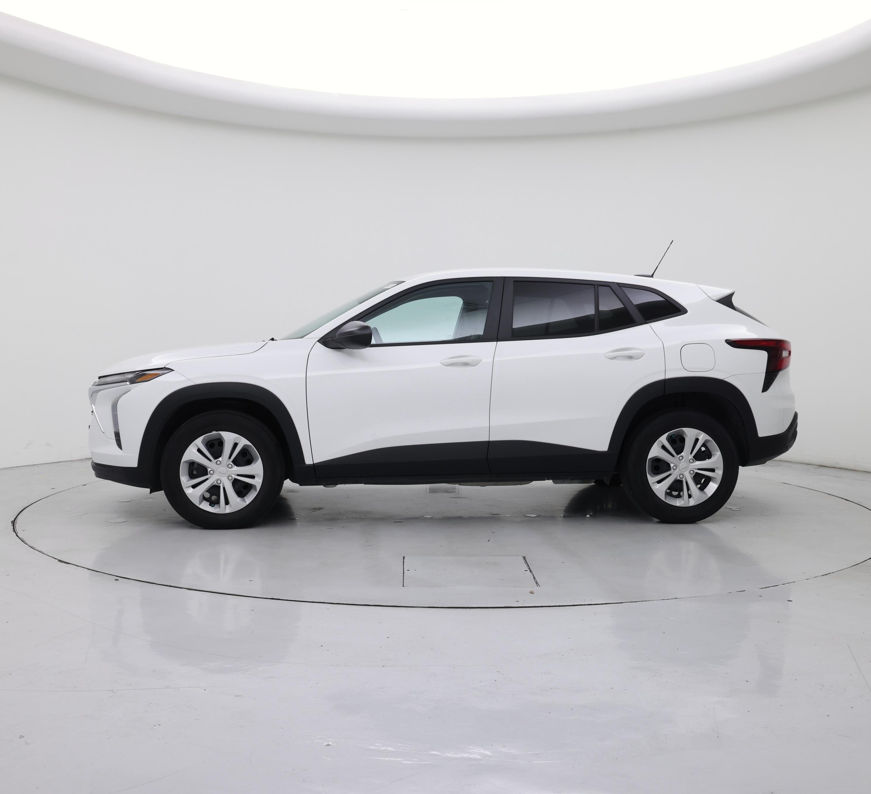 Thumbnail: 2024 Chevrolet Trax - 3