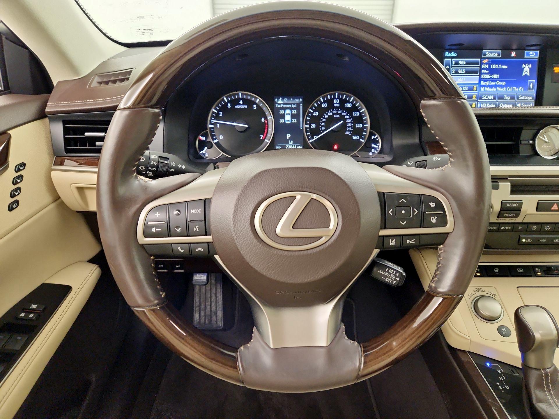 Thumbnail: 2016 Lexus ES - 10
