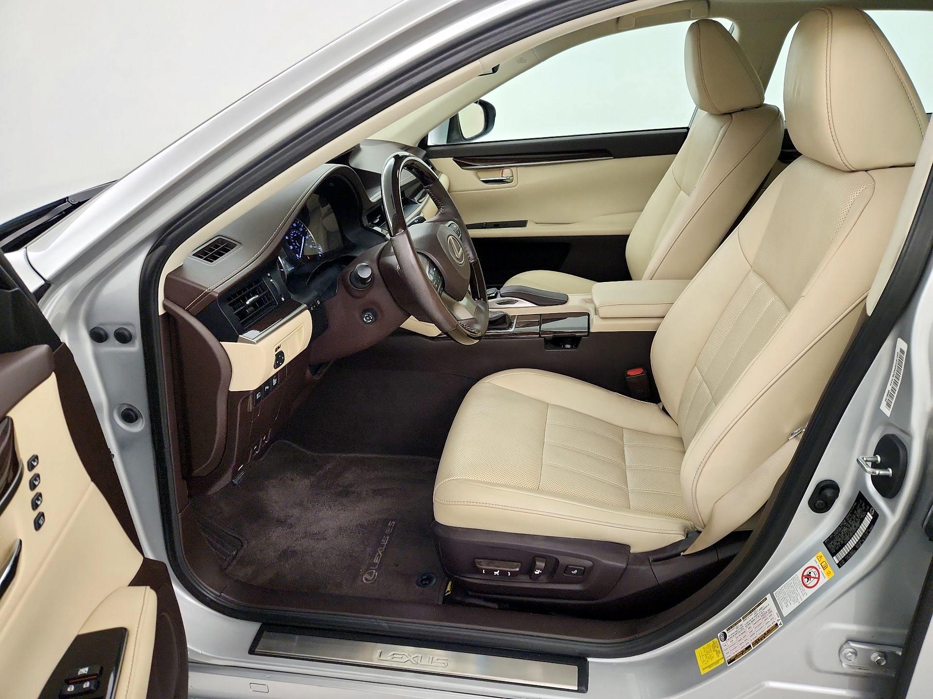 Thumbnail: 2016 Lexus ES - 11