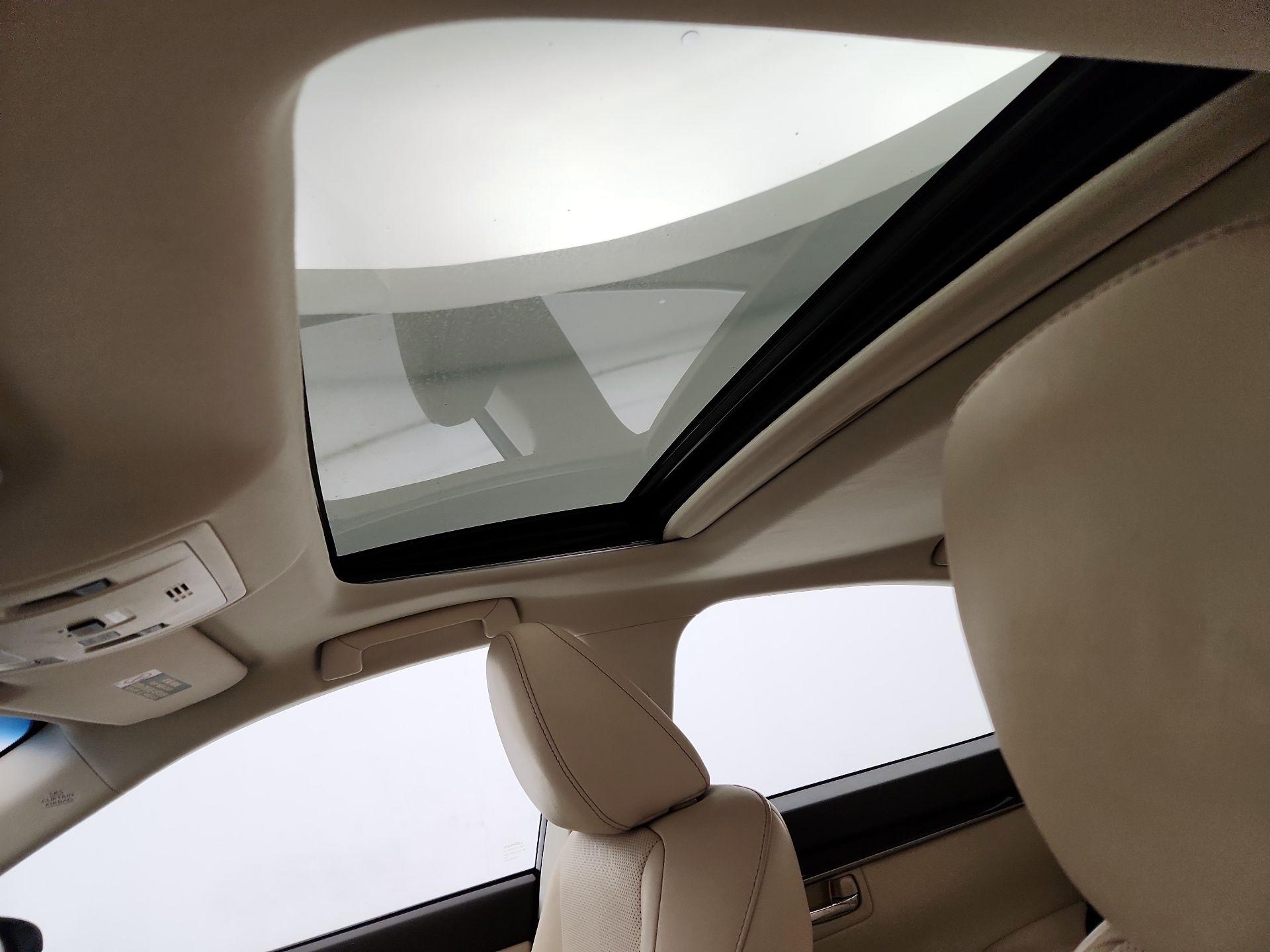 Thumbnail: 2016 Lexus ES - 19