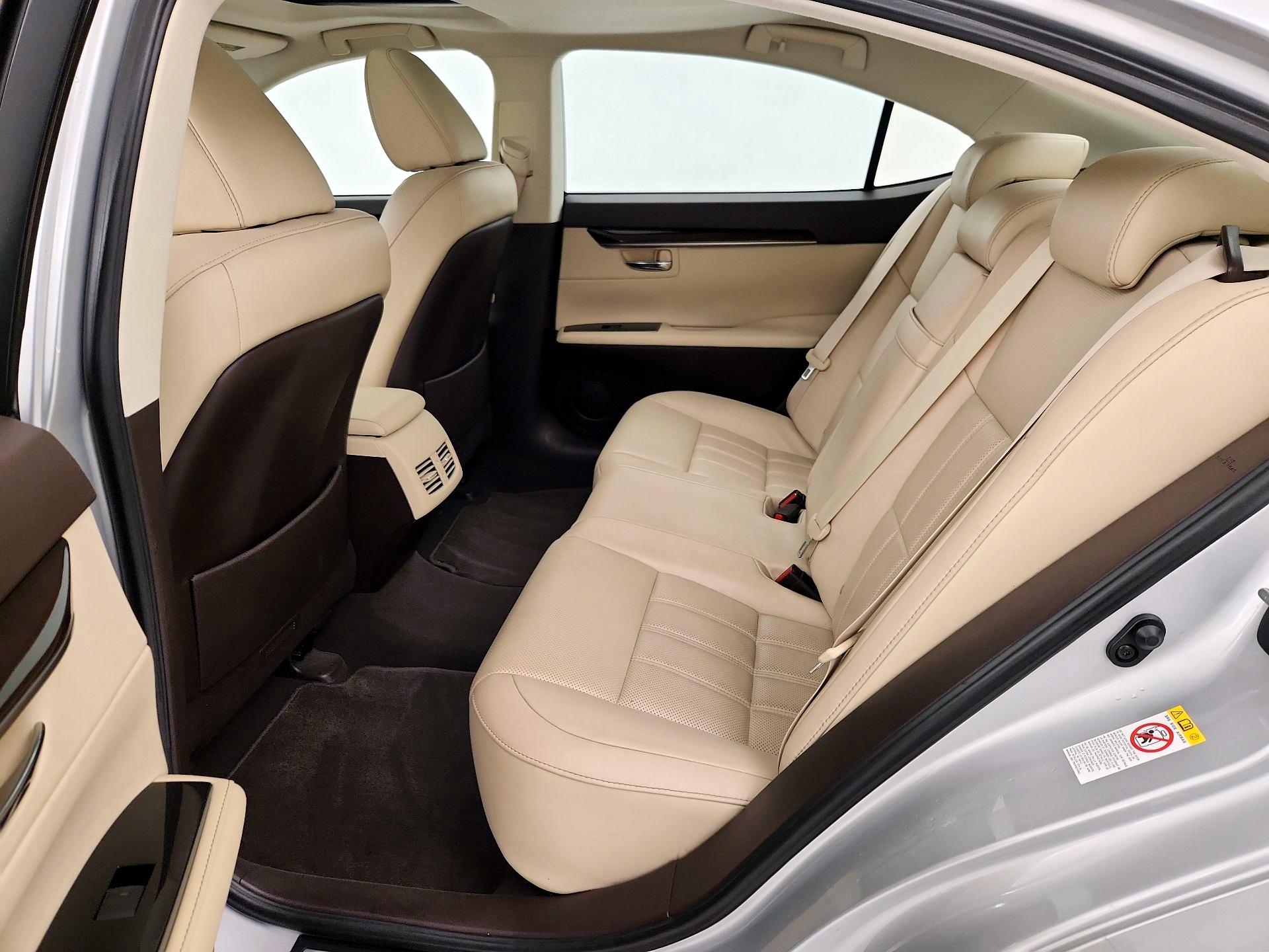 Thumbnail: 2016 Lexus ES - 20