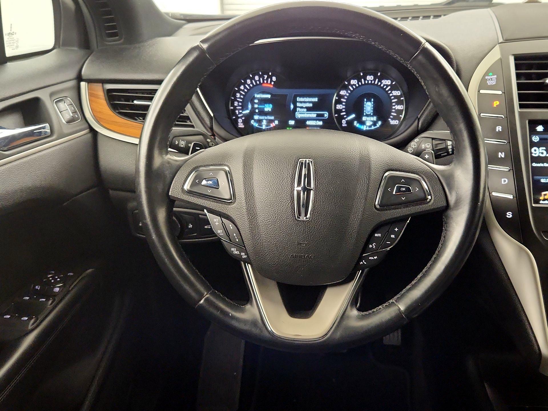 Thumbnail: 2017 Lincoln MKC - 10