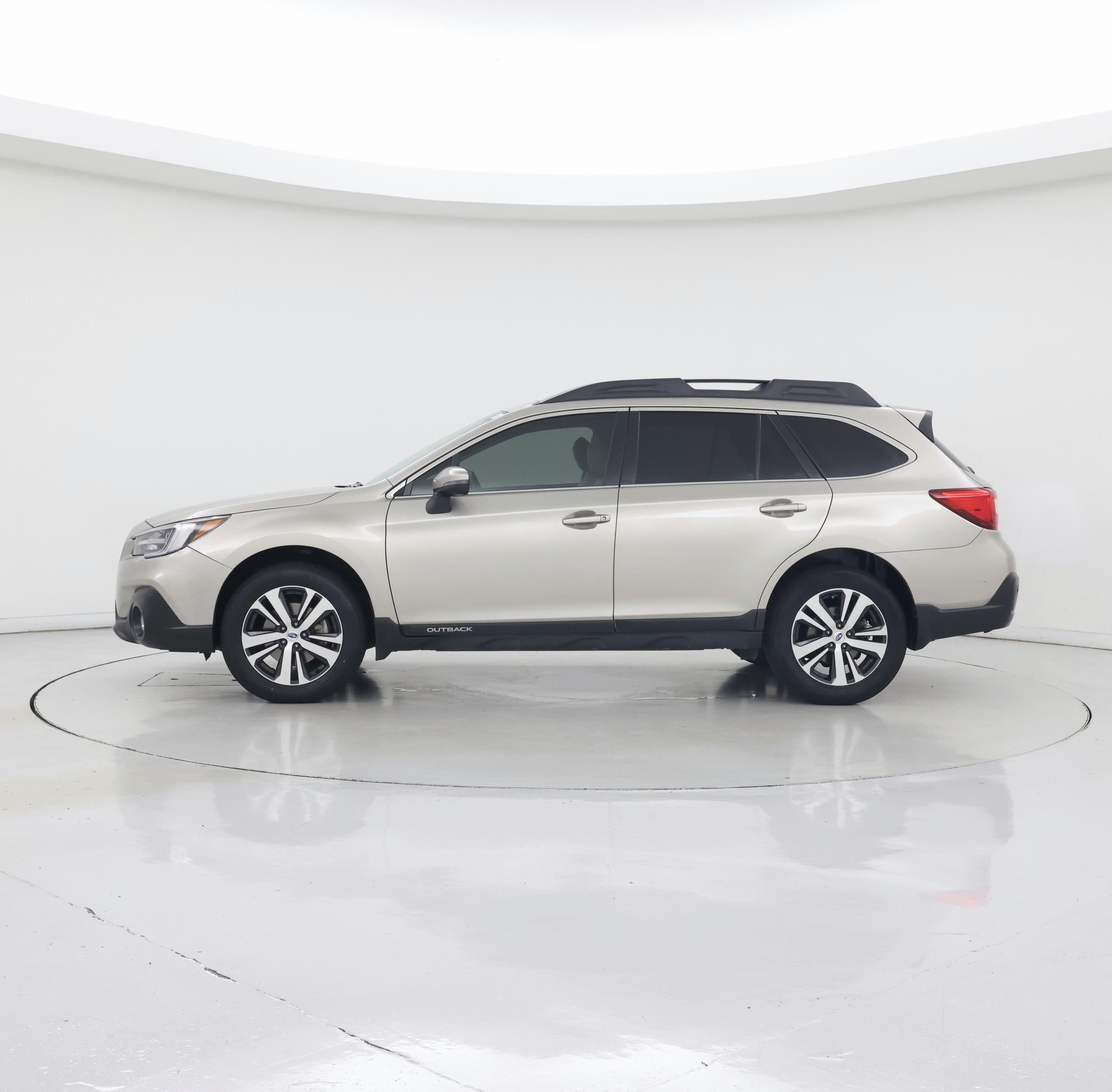 Thumbnail: 2019 Subaru Outback - 3