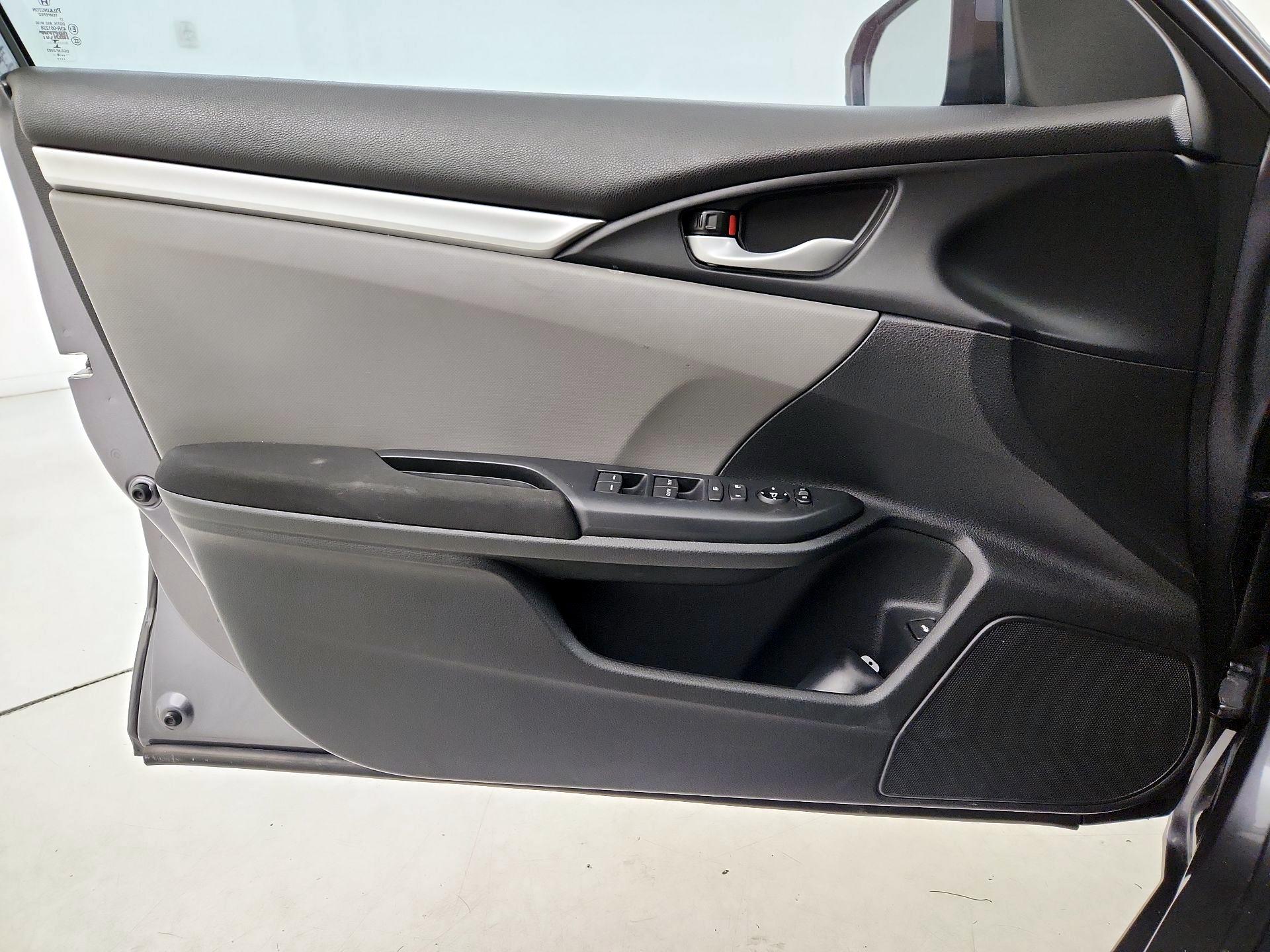 Thumbnail: 2018 Honda Civic - 12