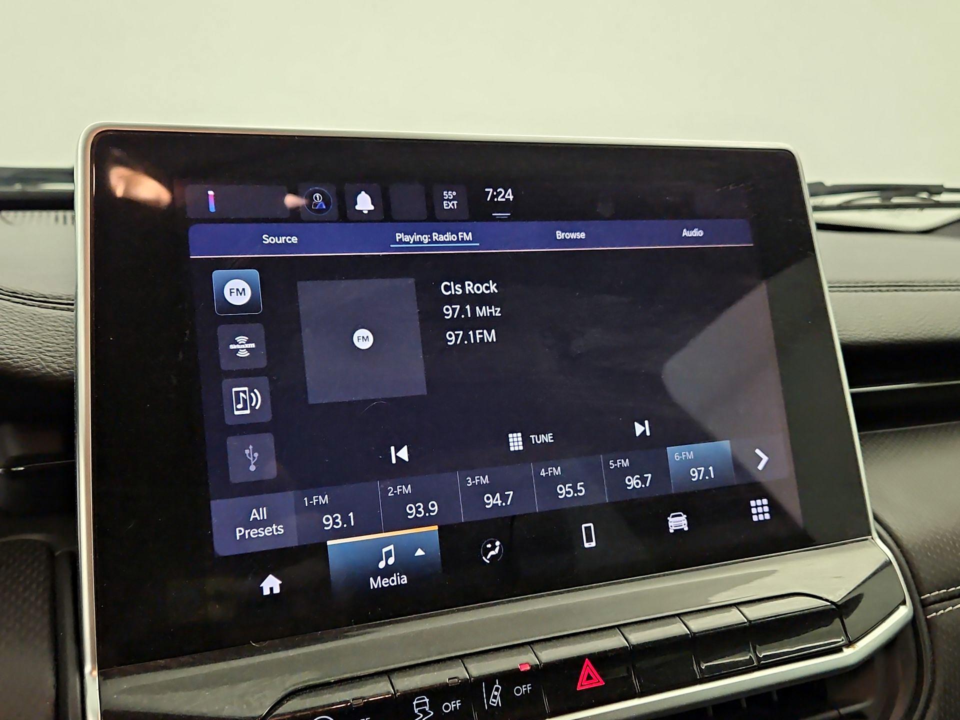 Thumbnail: 2022 Jeep Compass - 15