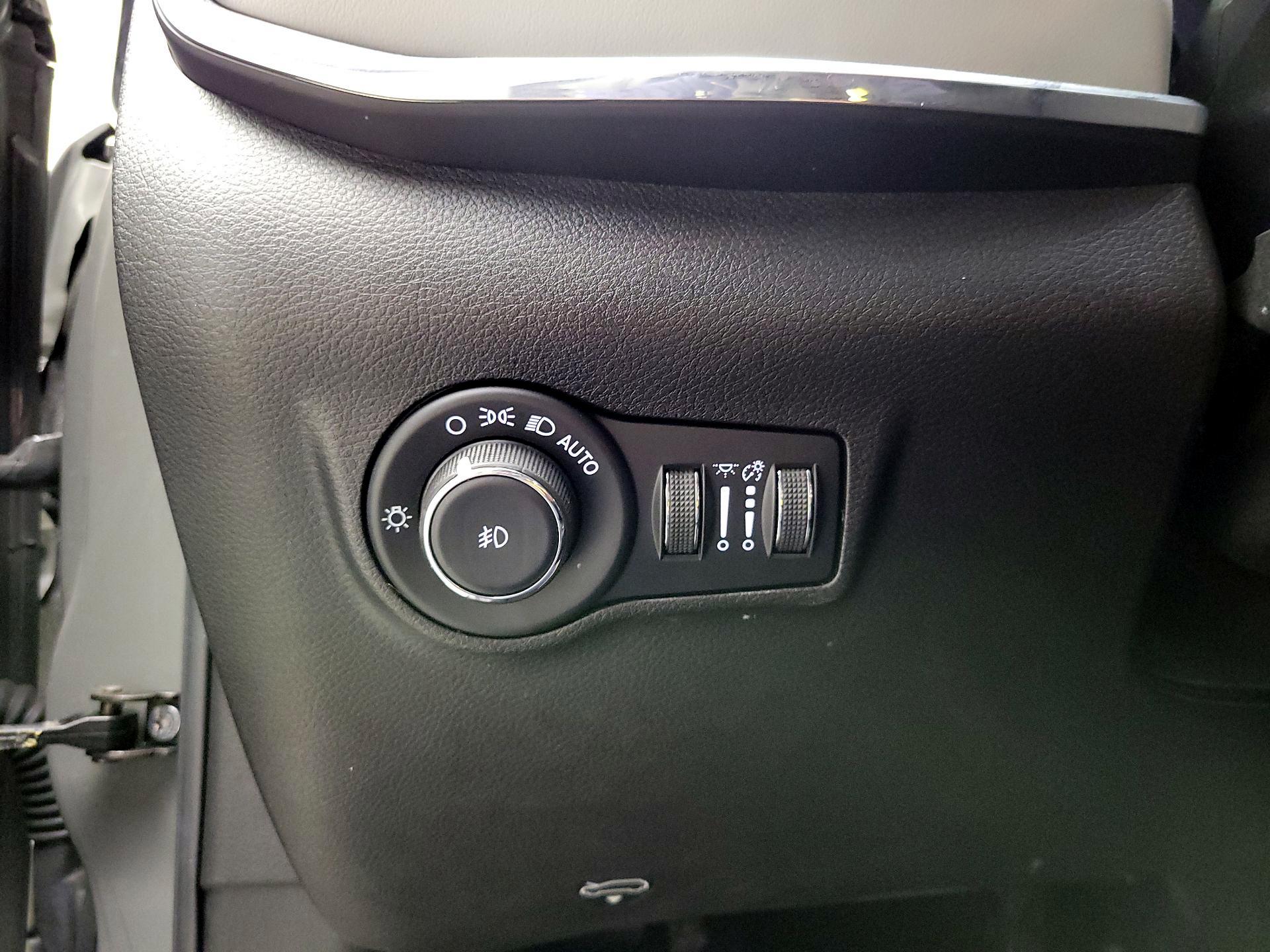 Thumbnail: 2022 Jeep Compass - 11