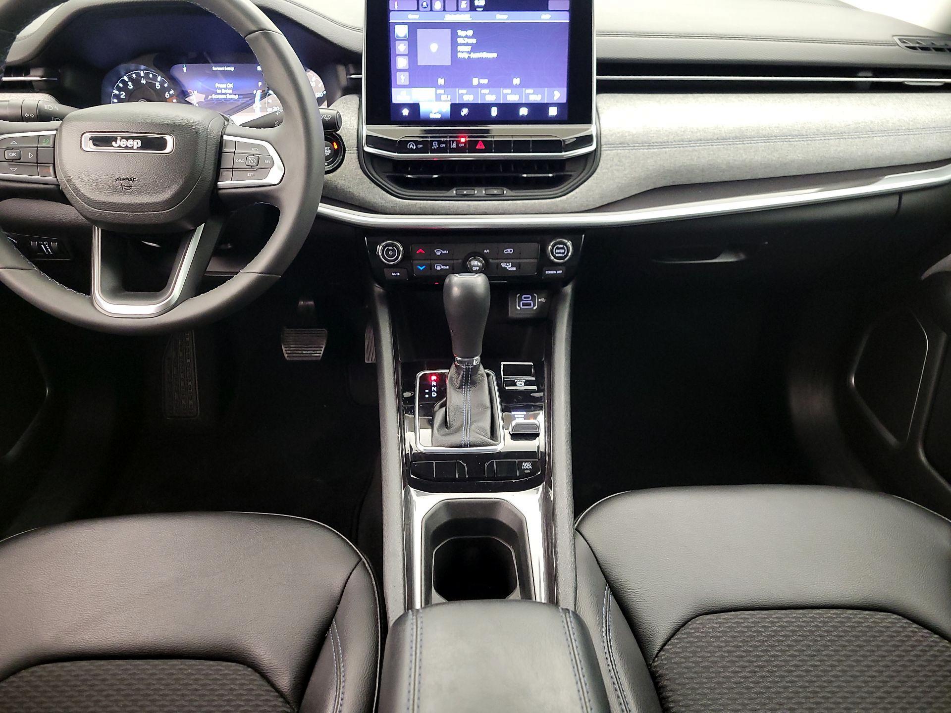 Thumbnail: 2022 Jeep Compass - 17