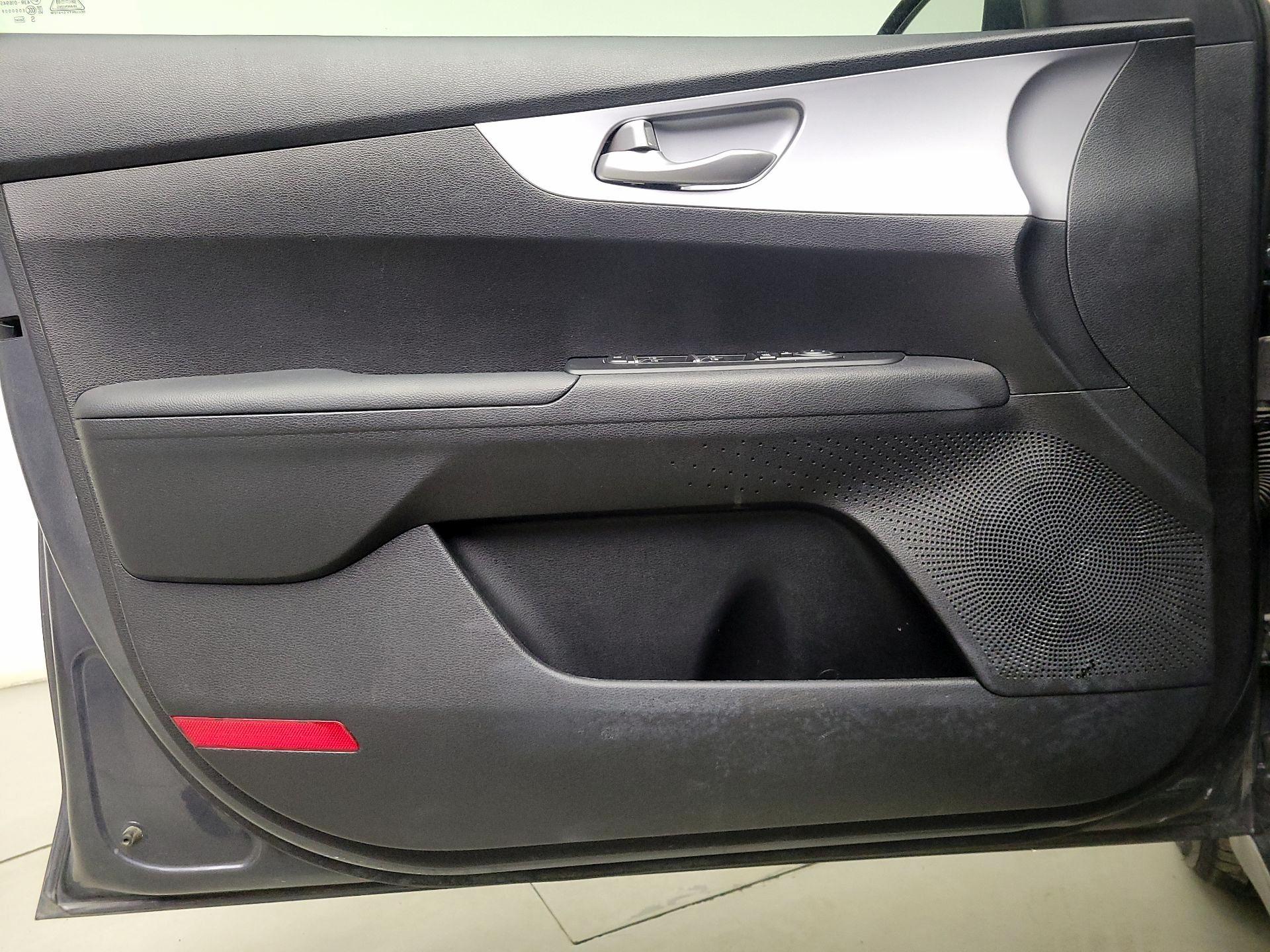 Thumbnail: 2024 Kia Forte - 12