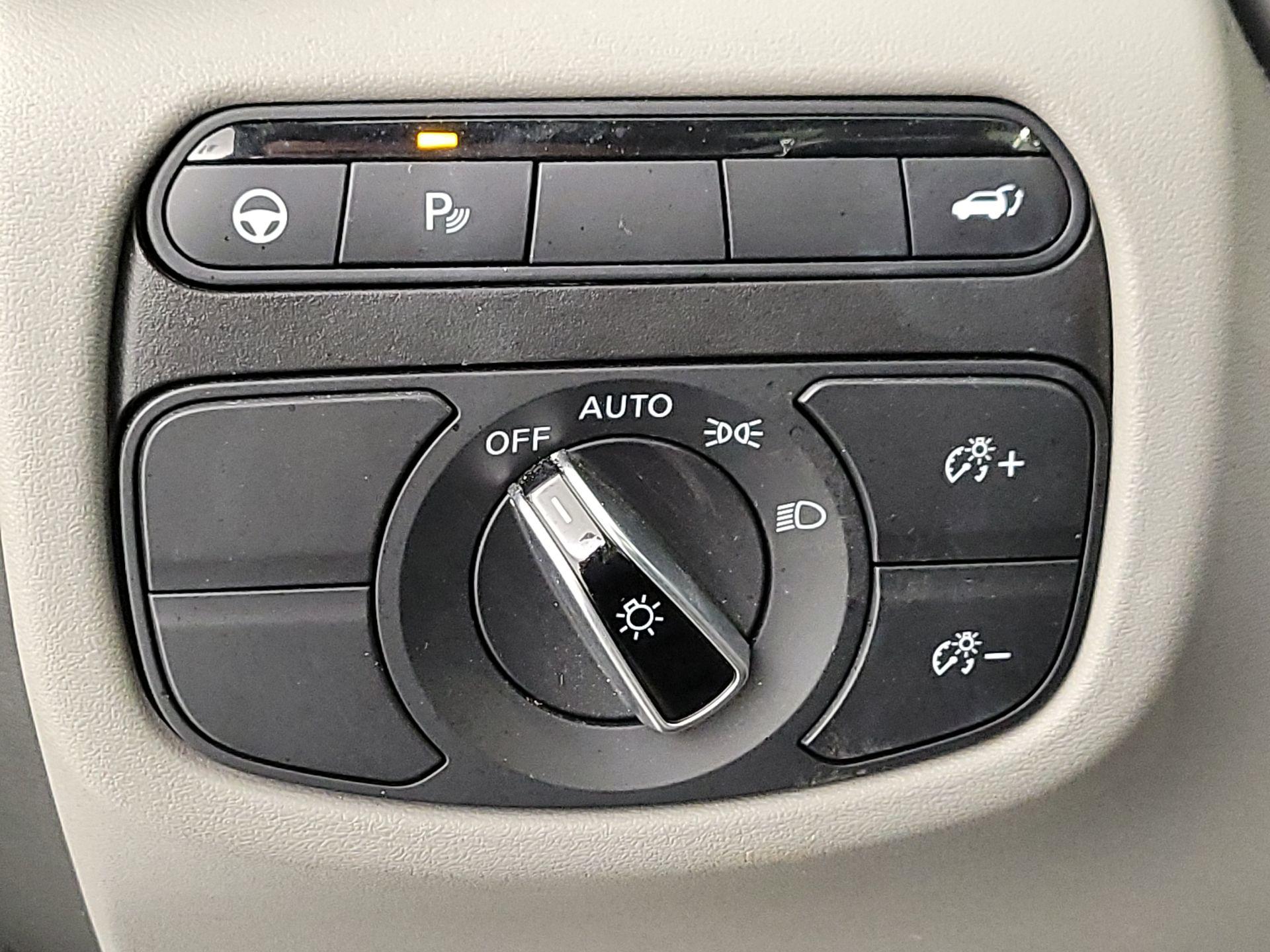 Thumbnail: 2023 INFINITI QX50 - 13