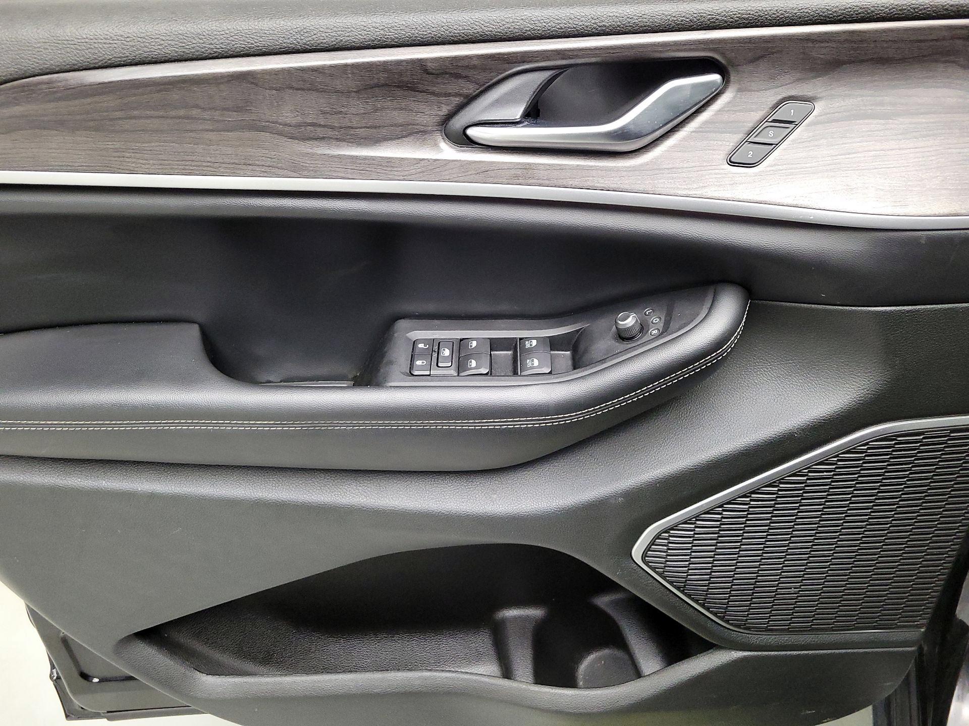 Thumbnail: 2022 Jeep Grand Cherokee - 12