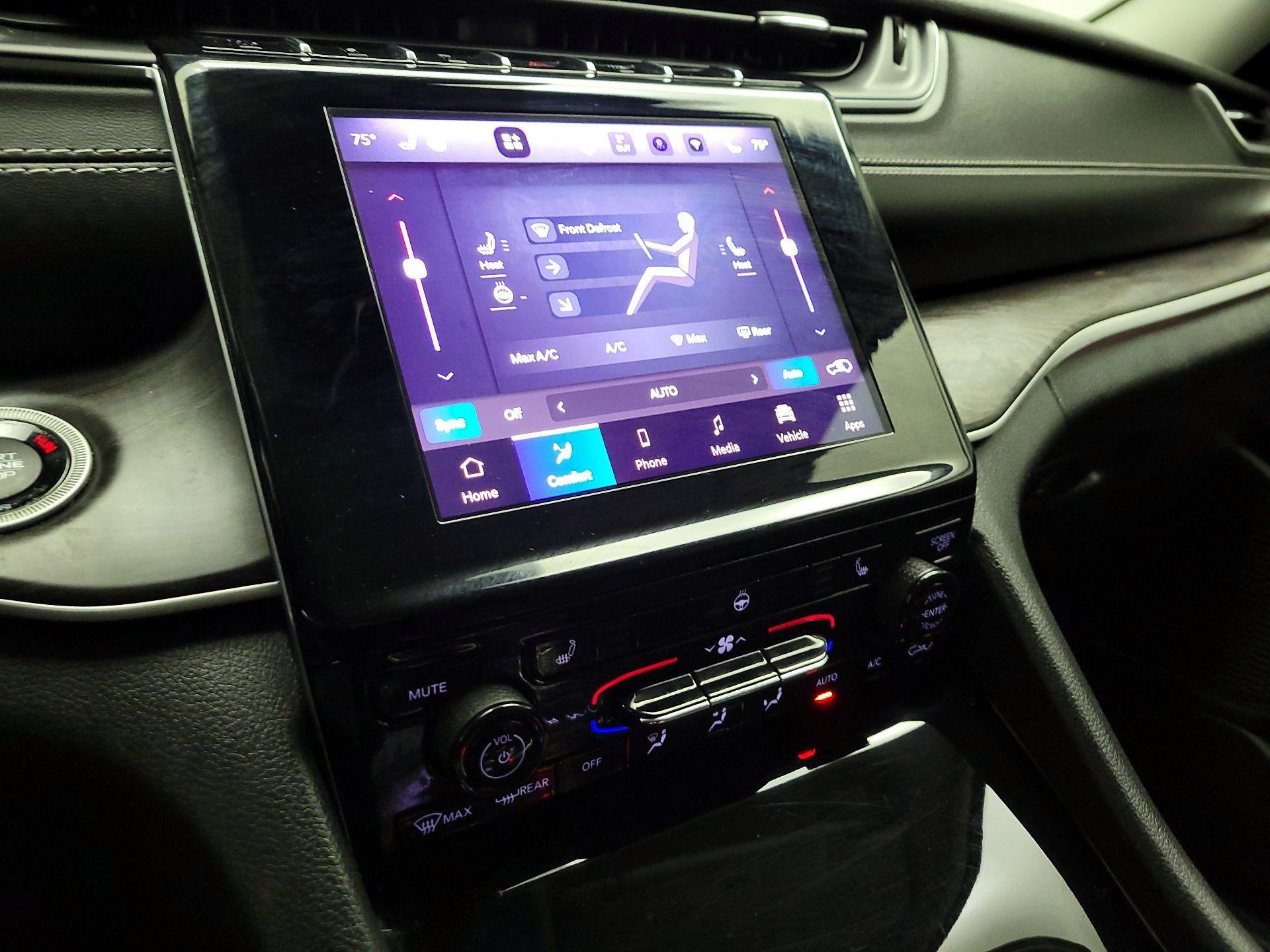 Thumbnail: 2022 Jeep Grand Cherokee - 15